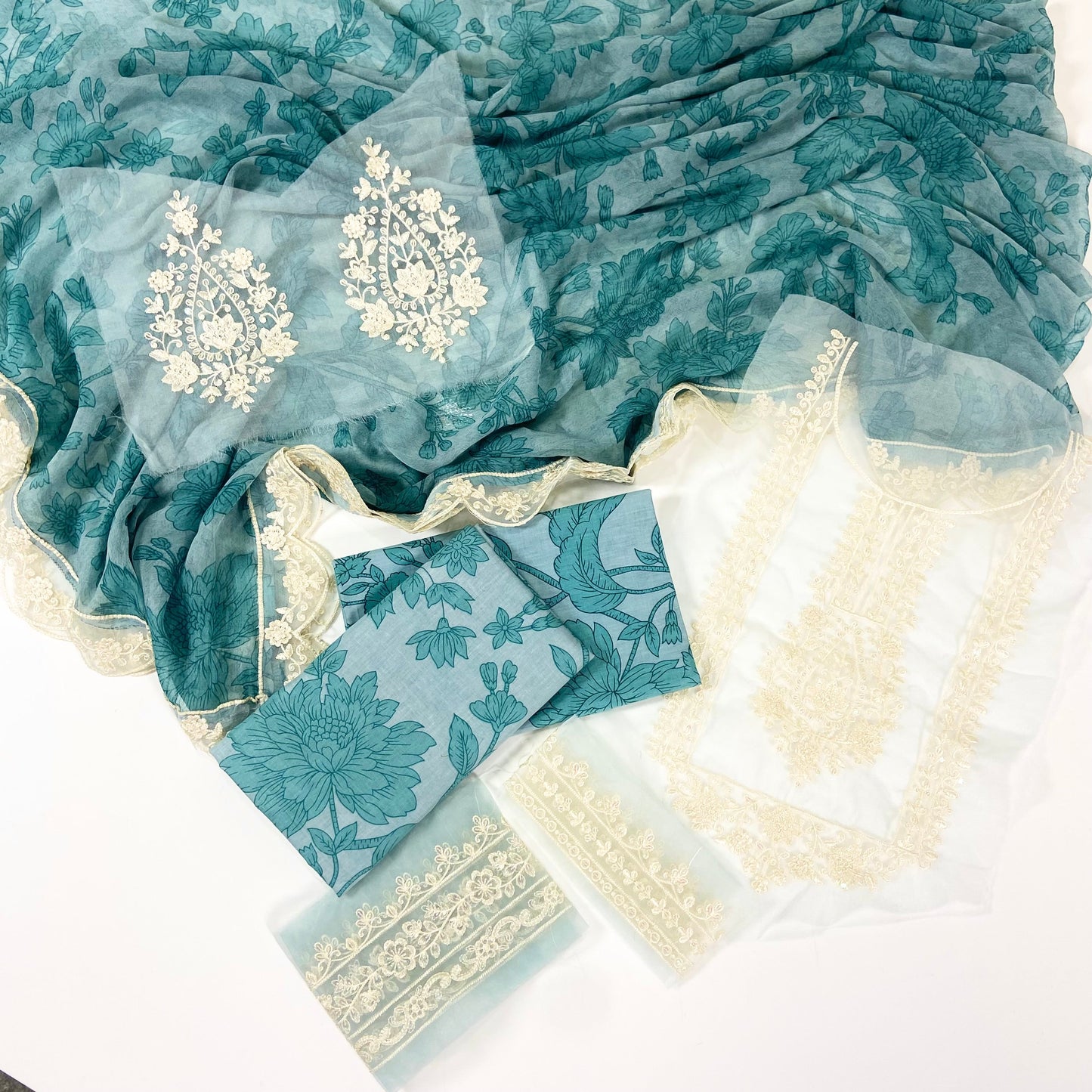 Maria B Emb Luxury Lawn 3PC