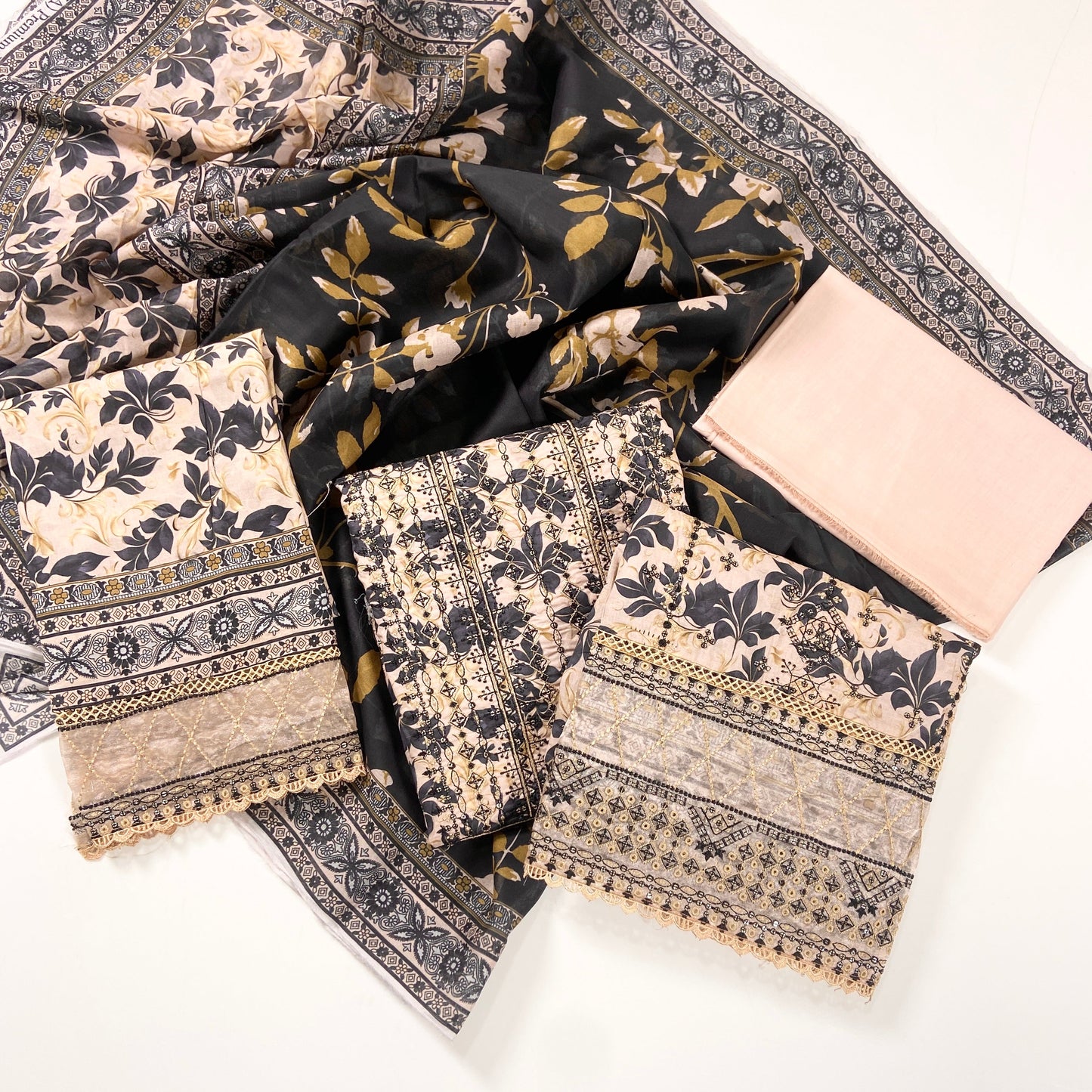 Fantak By Anaya Noor Heavy Emb Lawn 3PC