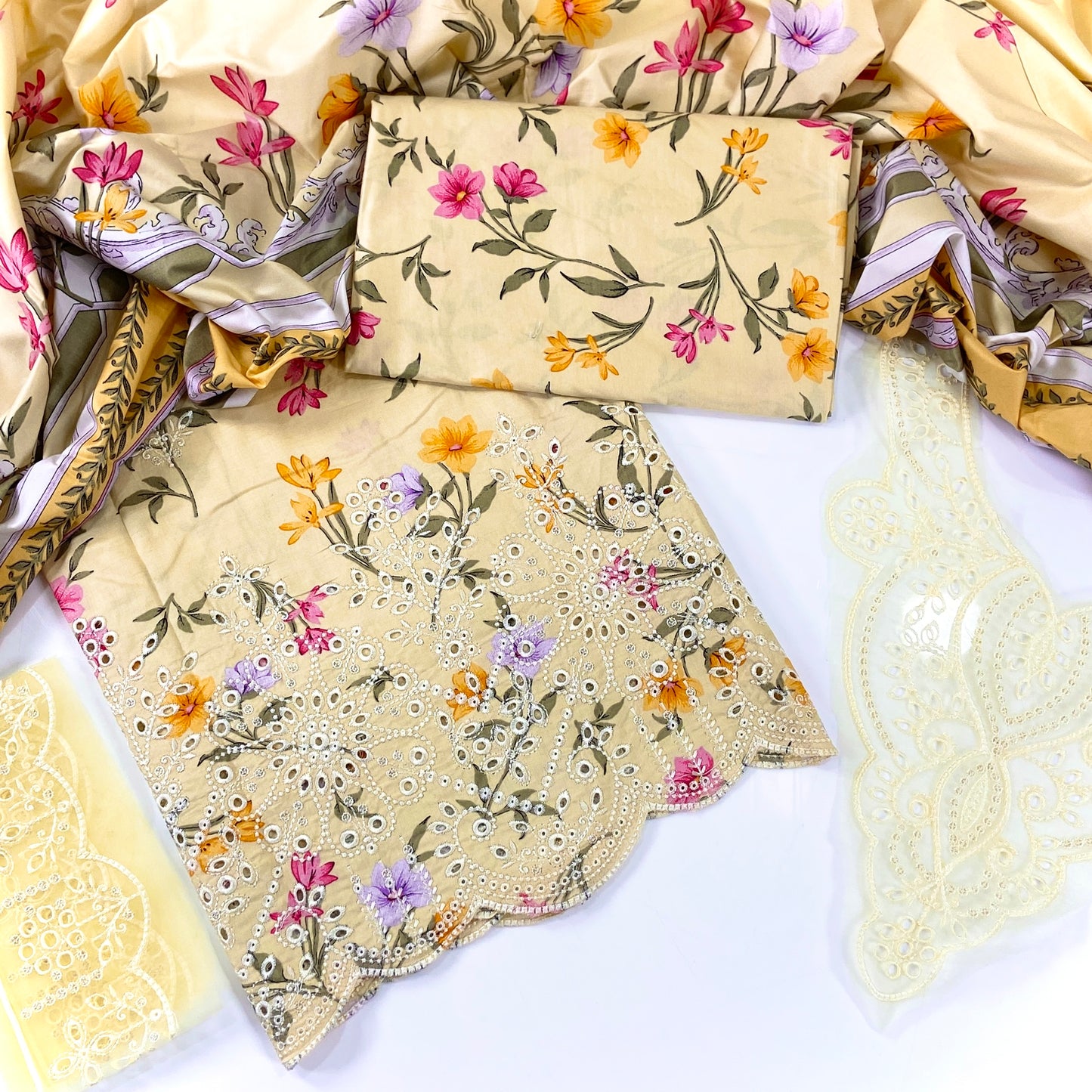 Qalamkar Printed Linen With Embroidered Patches-3PC