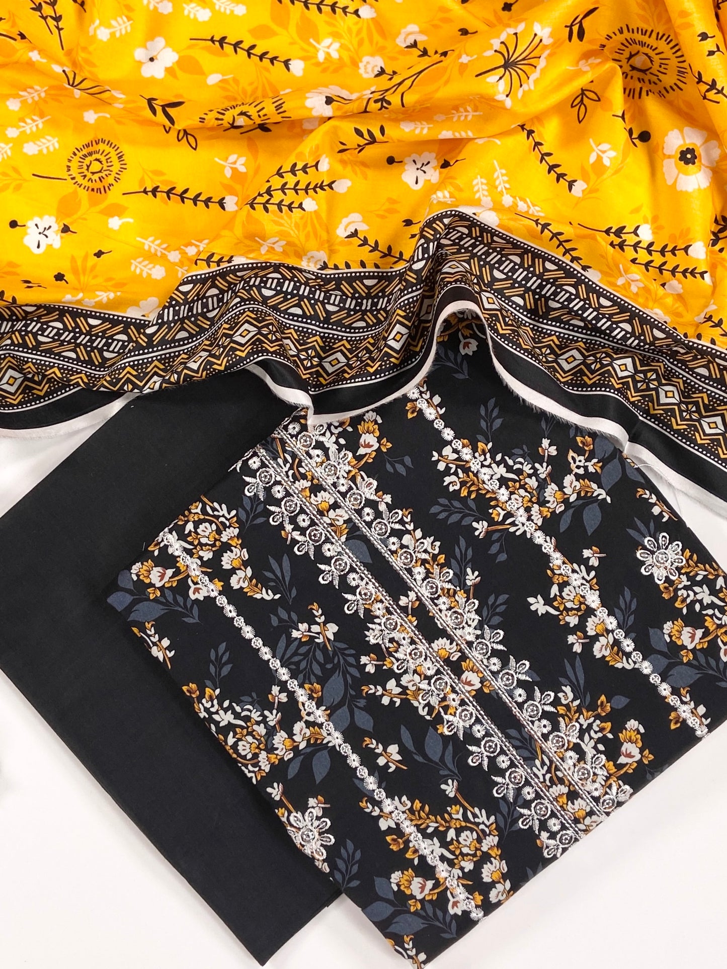 Riwaaz By Anaya Noor Printed & Emb Lawn 3PC