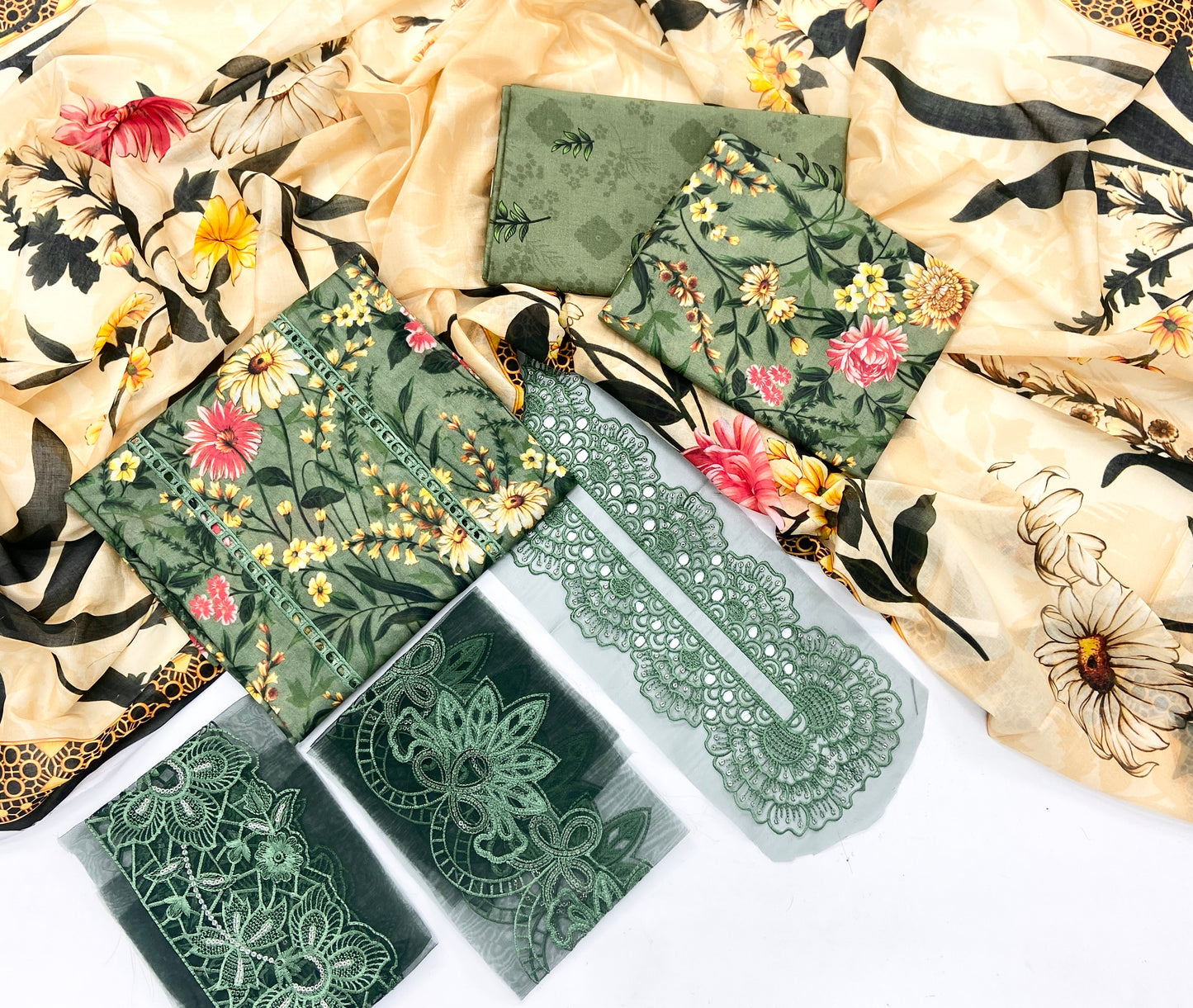 Maria B Printed Luxury Lawn With Patches