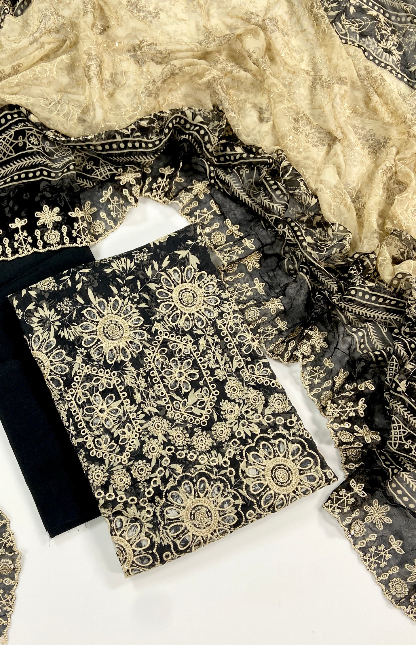 Riwayat Embroidered Lawn With Chiffon Dupatta 3PC