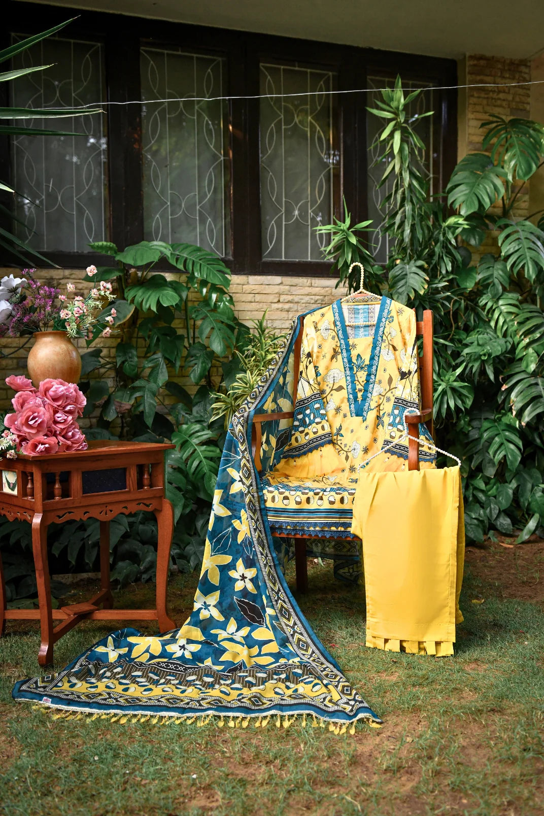 Eshay By Murahse Printed Doria Lawn 3-PC