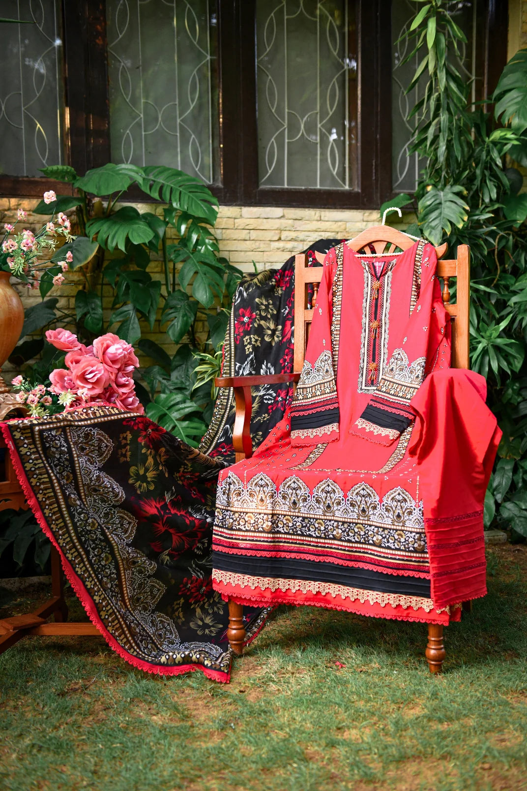 Eshay By Murahse Printed Doria Lawn 3-PC