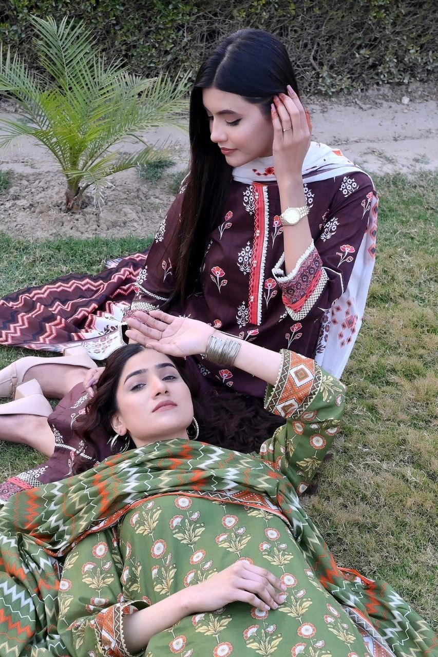 Floral By Pretty Robe Printed Lawn 3-PC