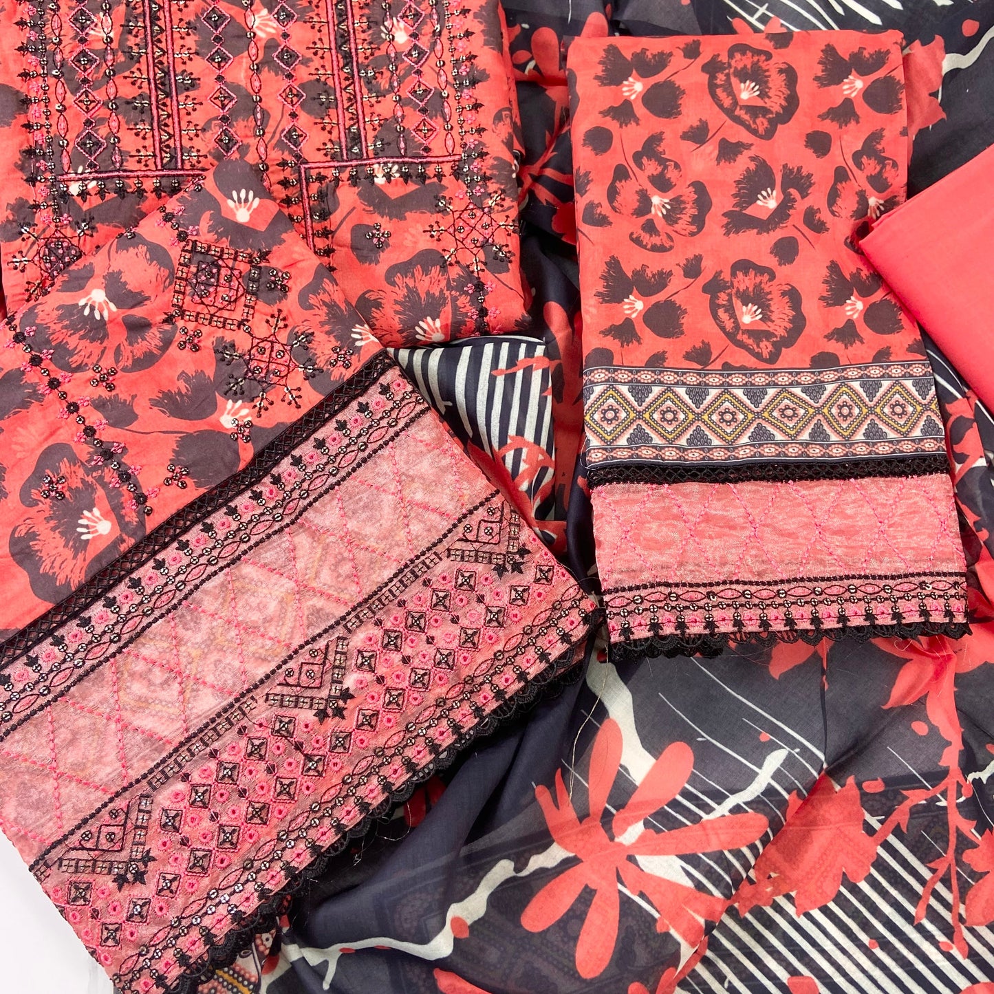 Fantak By Anaya Noor Heavy Emb Lawn 3PC