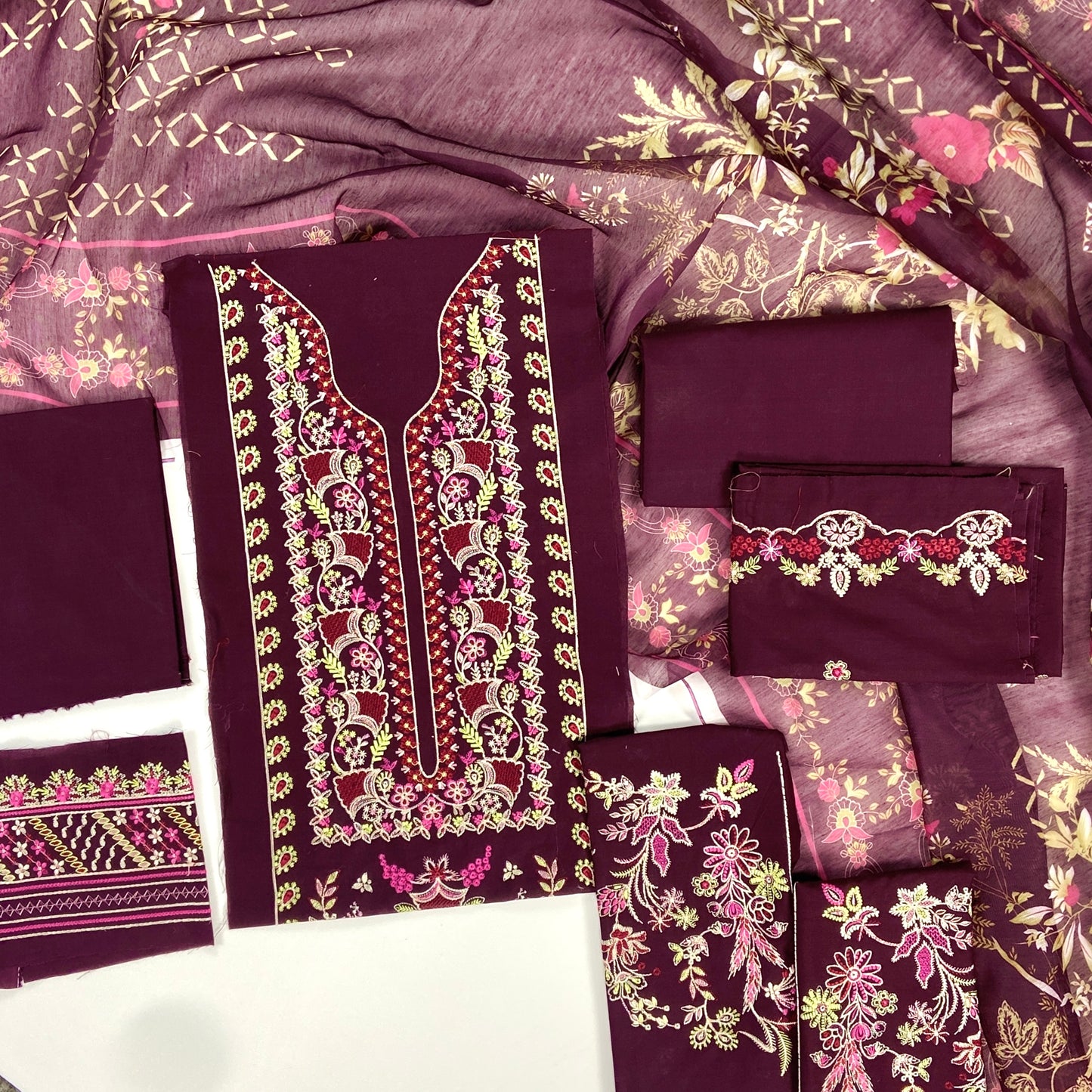 Baroque Embroidered Lawn 3PC