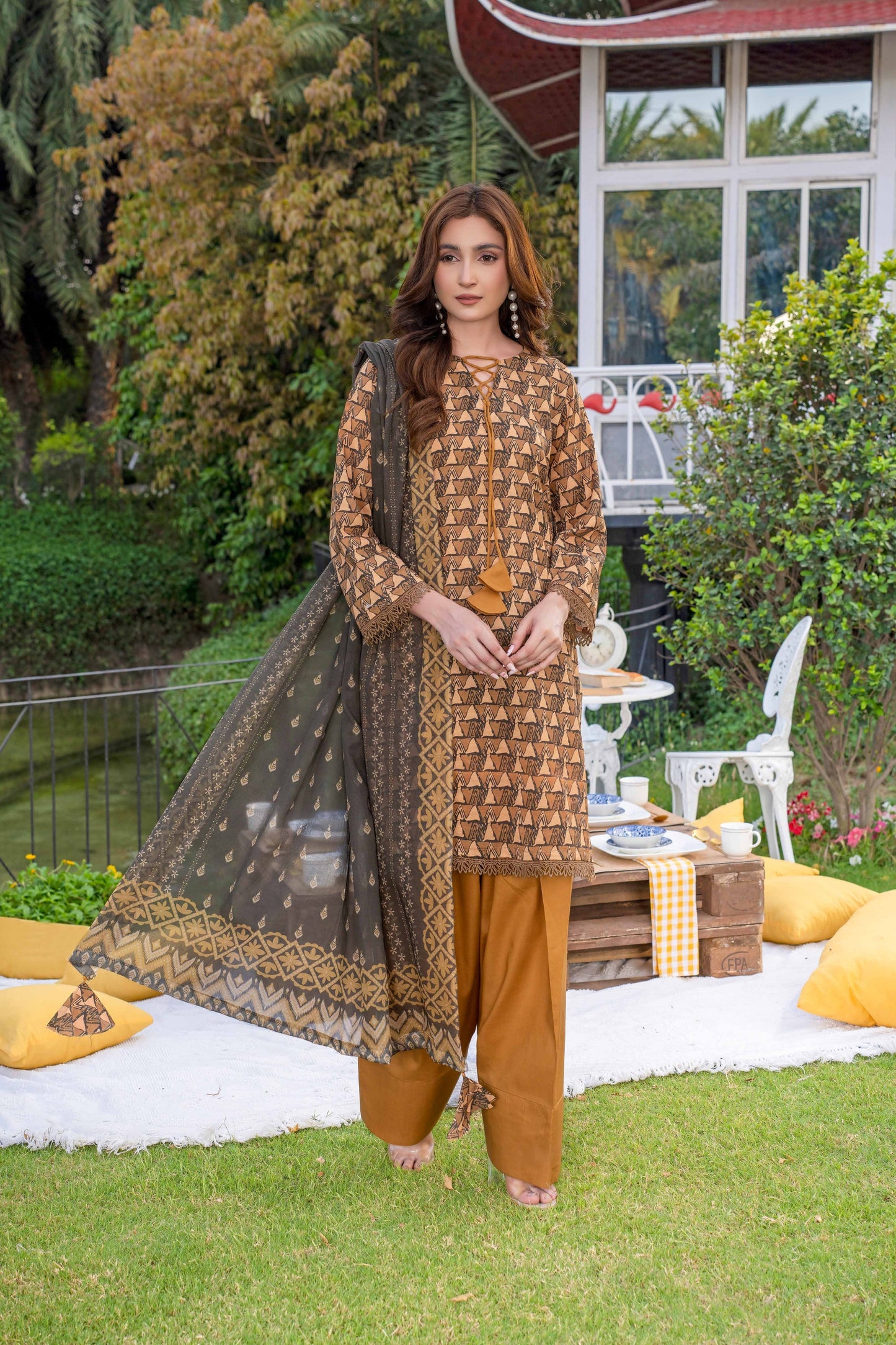 Wania Gold Printed Lawn 3PC