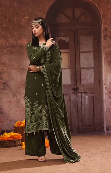 Makhmal By Zarineh Luxury Embroidered Velvet 3PC