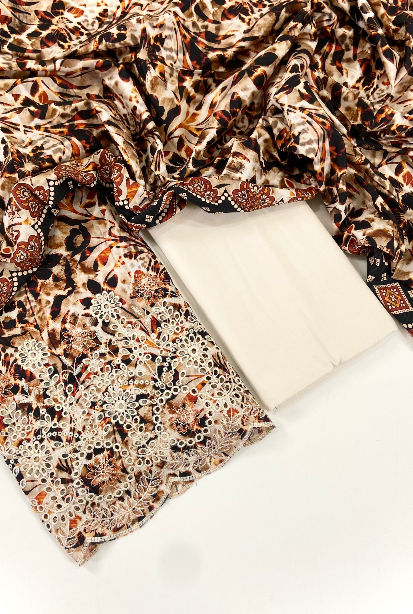 Ethnic Chickenkari Daman Linen 3PC