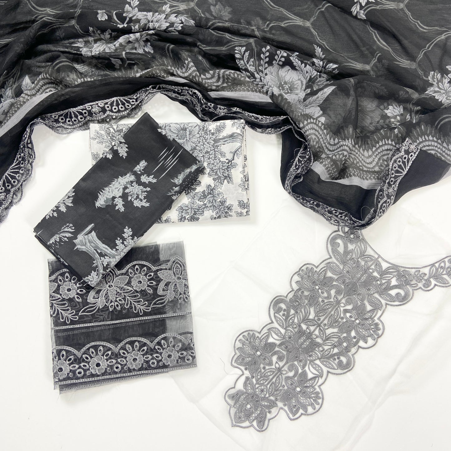 Maria B Emb Luxury Lawn 3PC