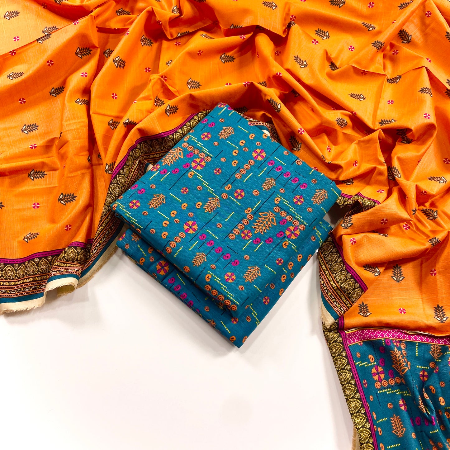Kayseria All Over Digital Printed Khaddar 3PC