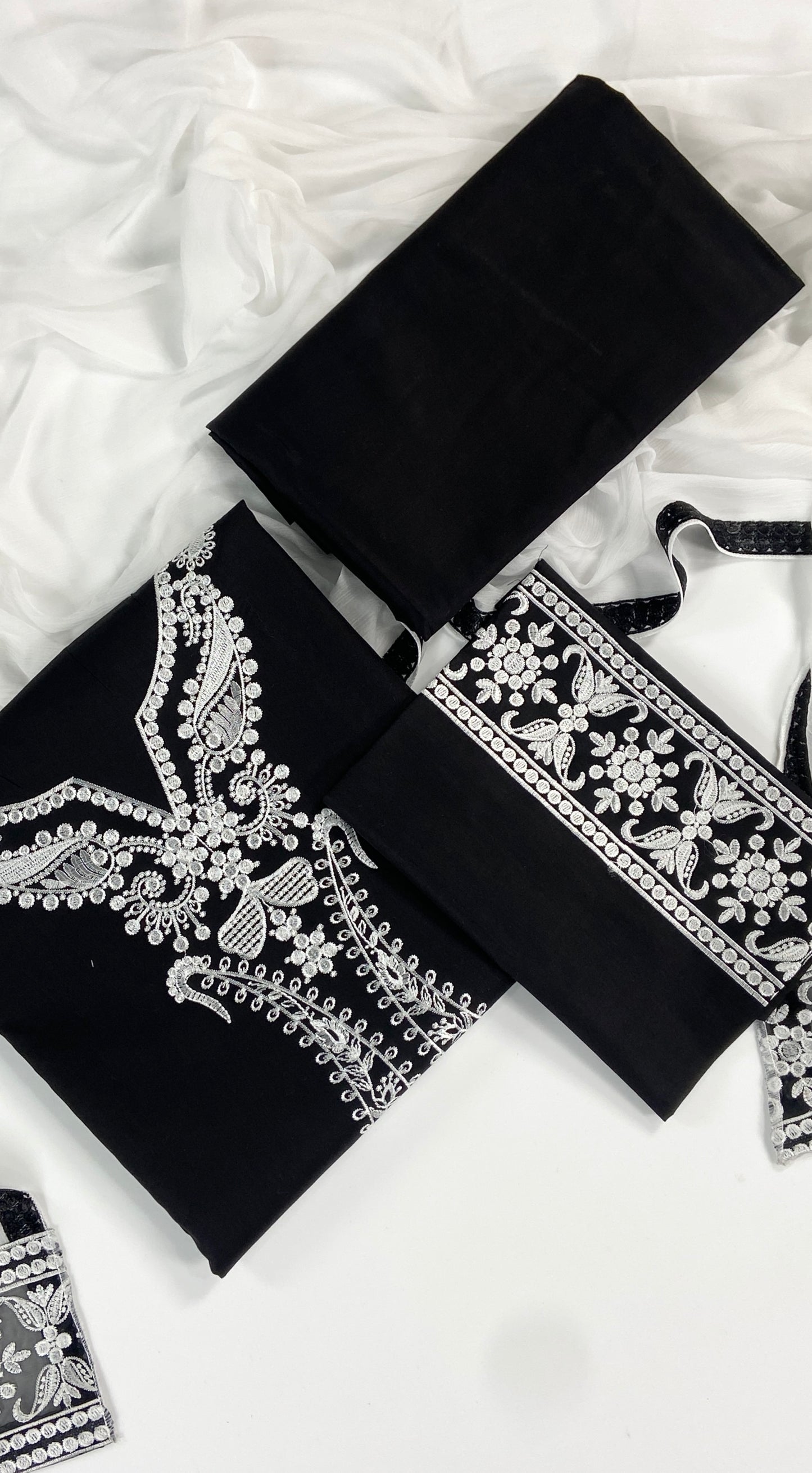 Laam Luxury Embroidered Lawn 3PC