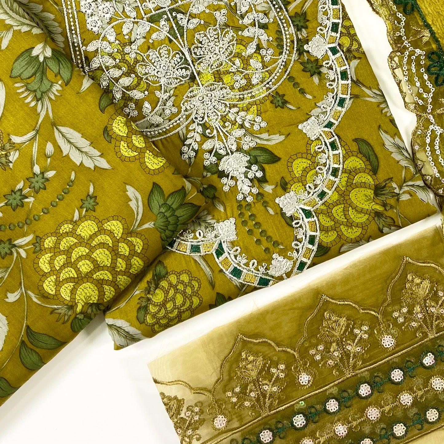 Maria B Embroidered Luxury Lawn 3-PC