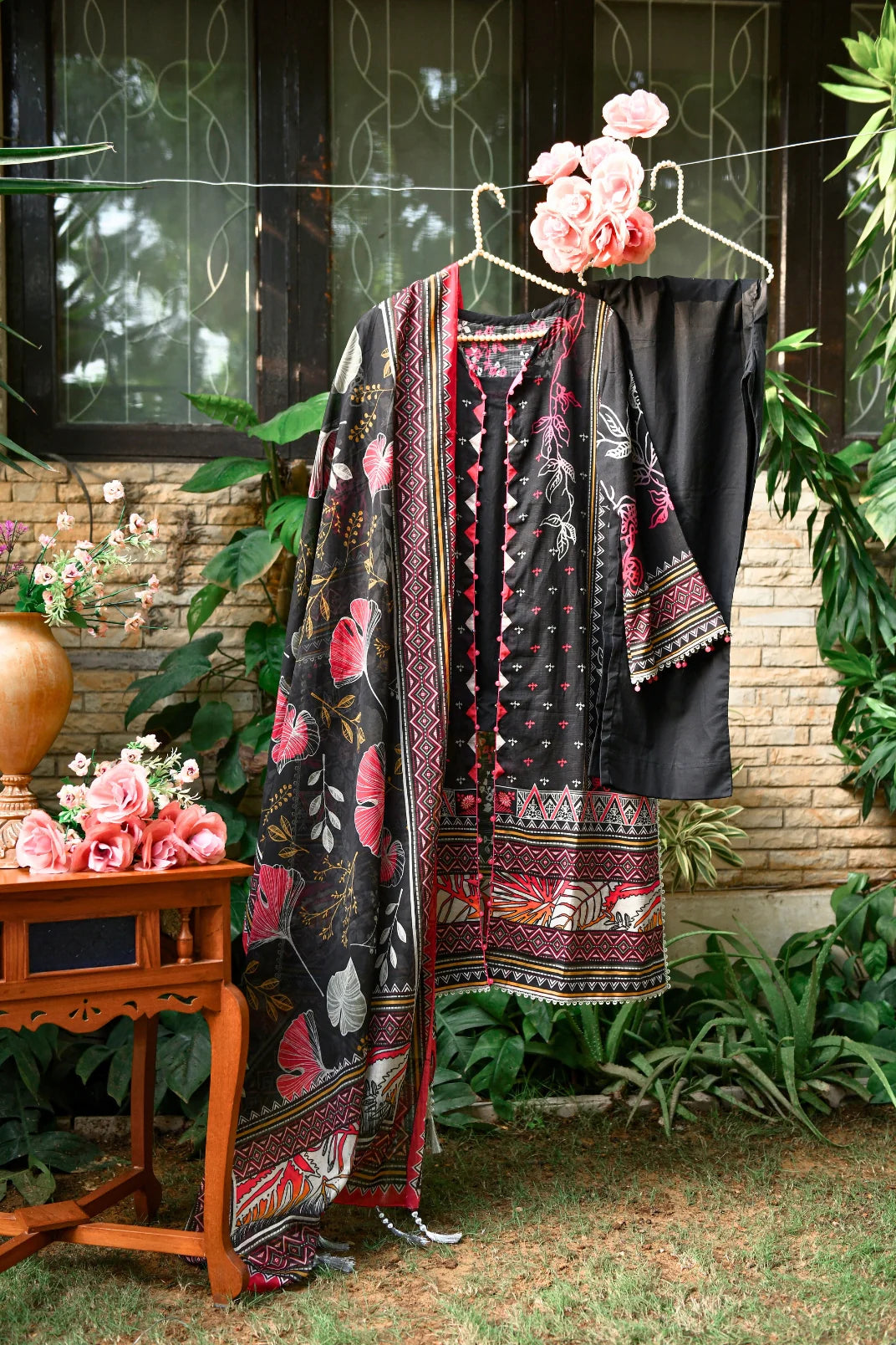 Eshay By Murahse Printed Doria Lawn 3-PC