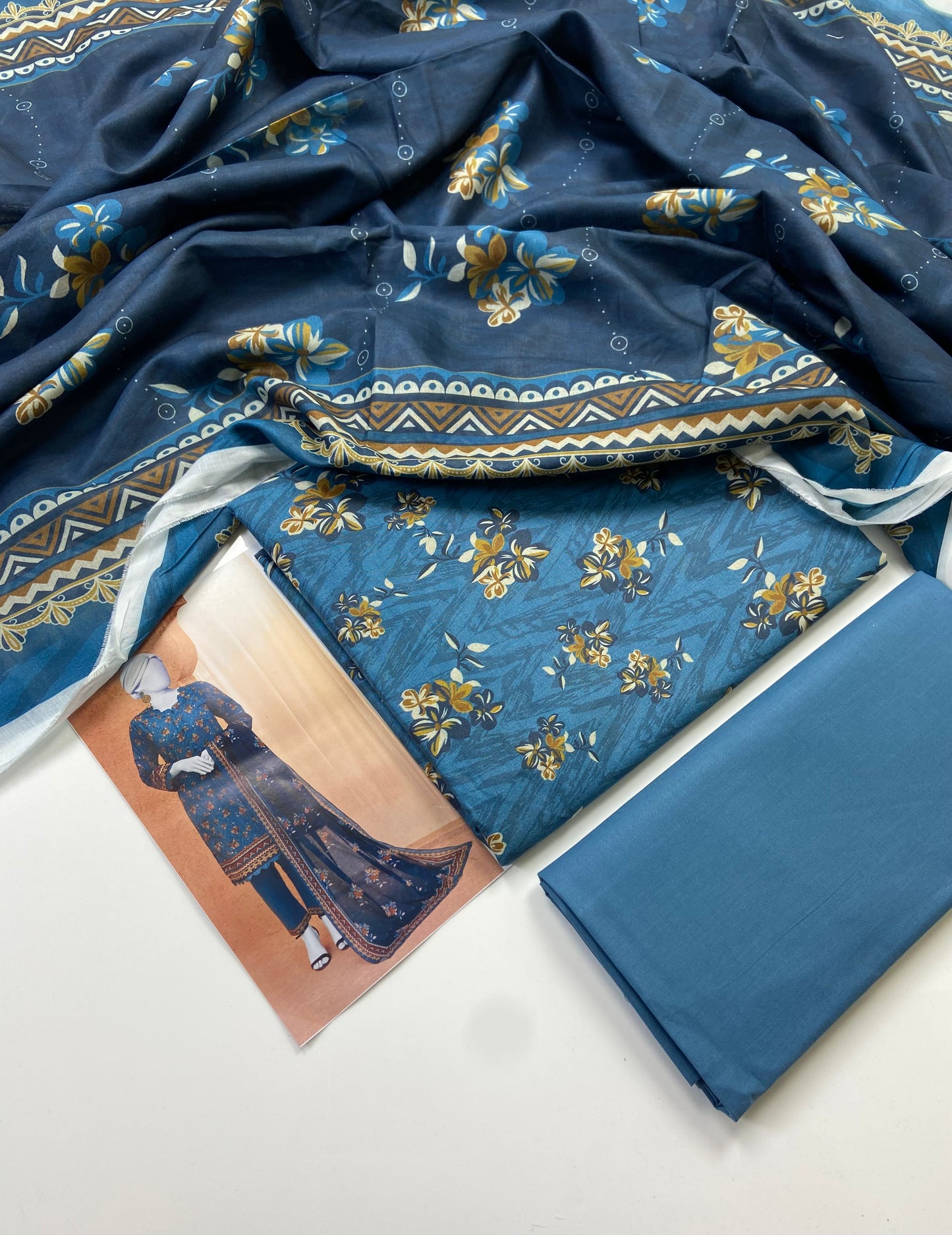 Almeerah Printed Lawn 3-PC