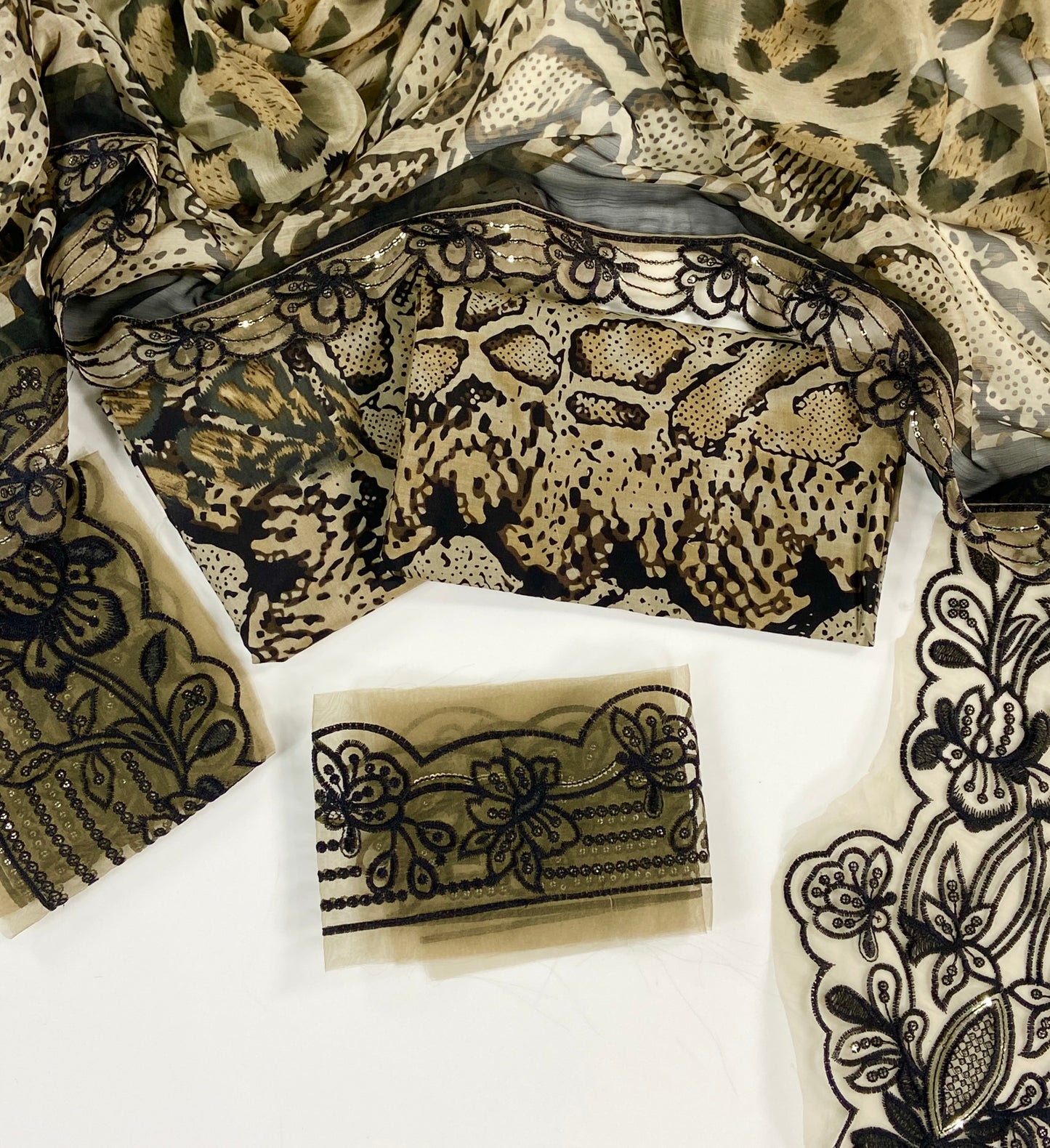 Maria B Embroiderd & Digital Printed Lawn 3PC