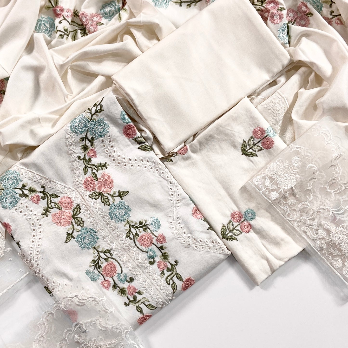 Maria B Luxury Emb Dhanak-3PC