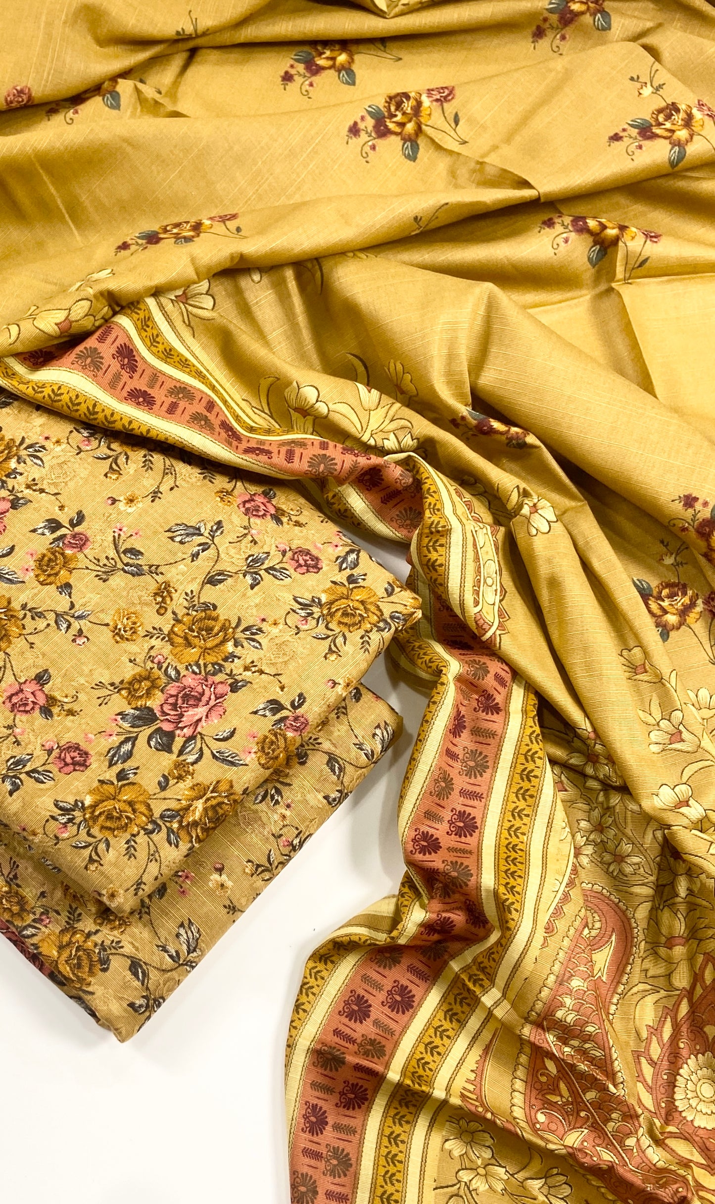 Kayseria All Over Digital Printed Khaddar 3PC