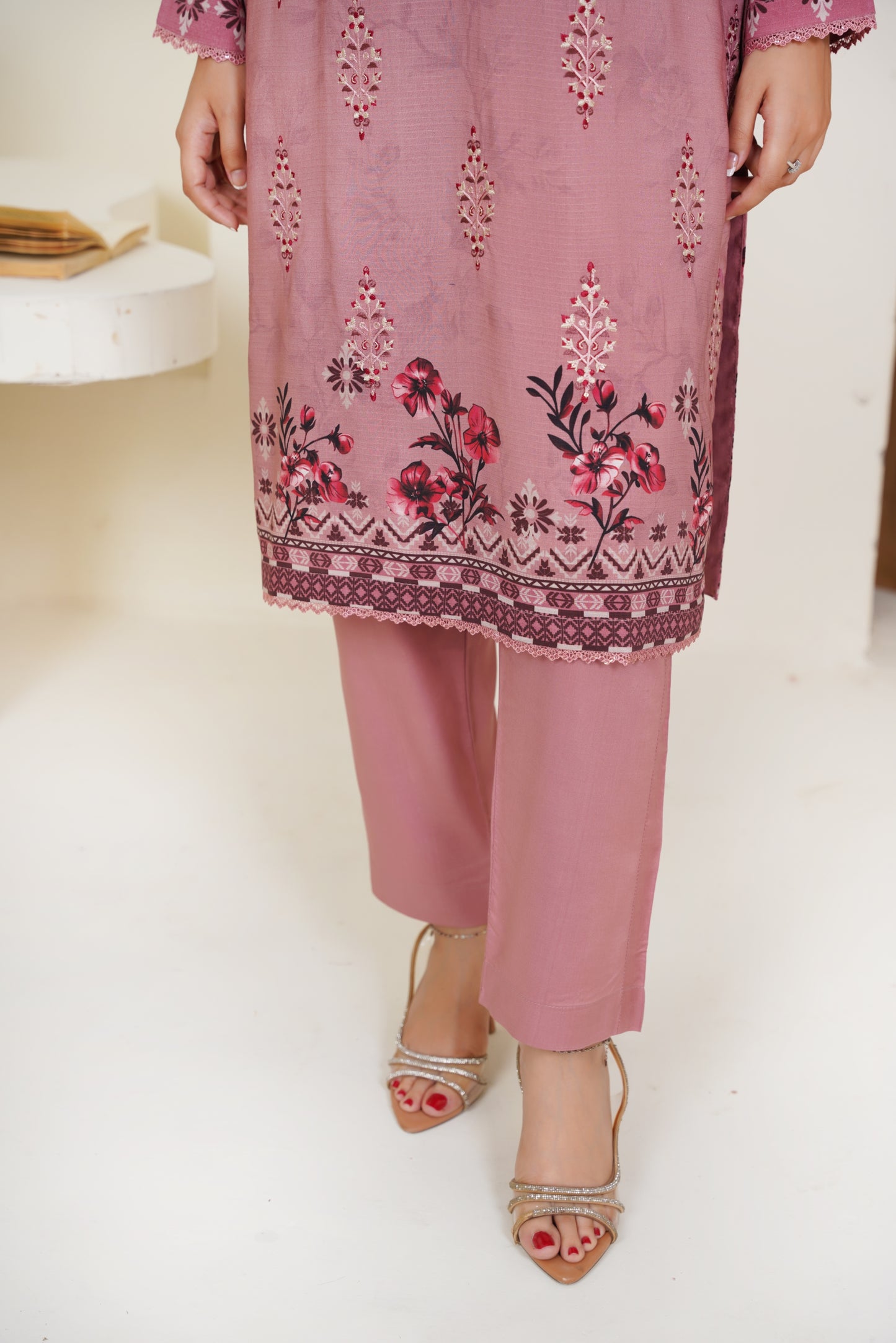 Riwayat-e-Sardi By Anaya Noor Emb Linen 3PC