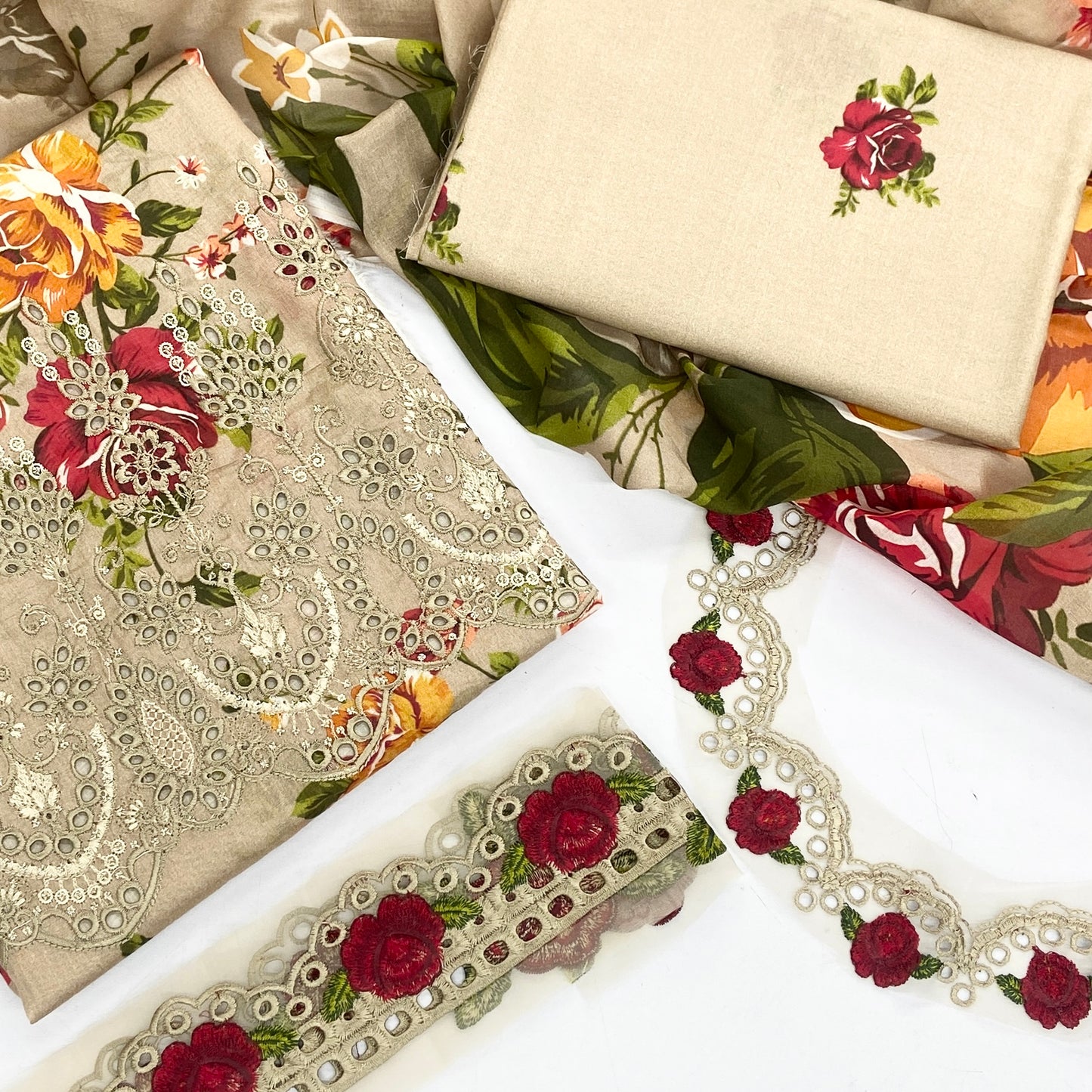 Iznik Luxury Embroidered Lawn 3-PC