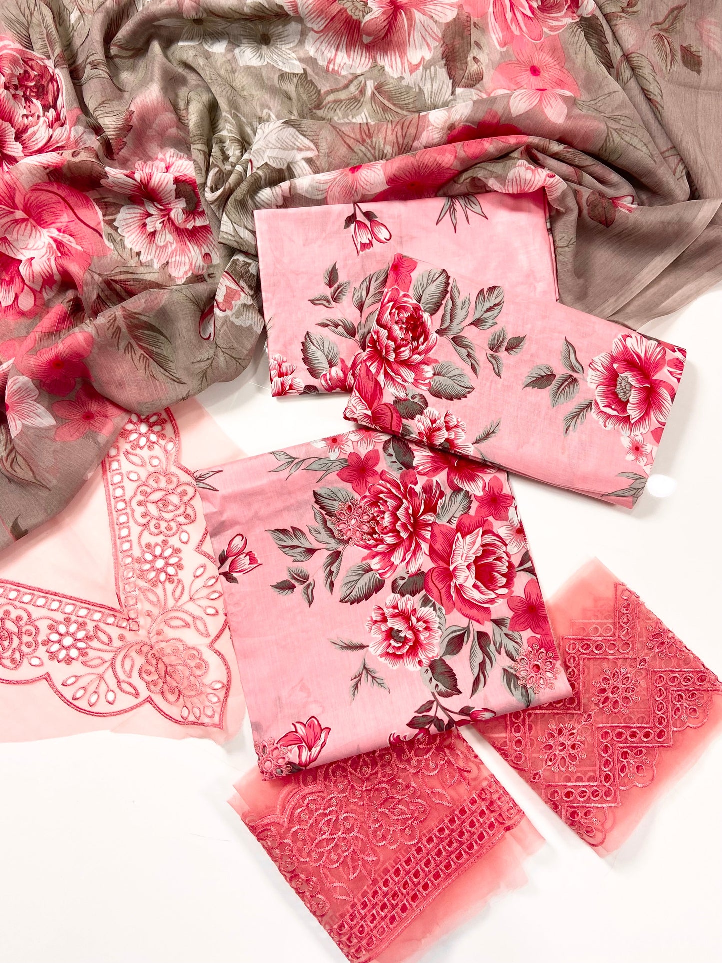 Iznik Emb Lawn 3PC