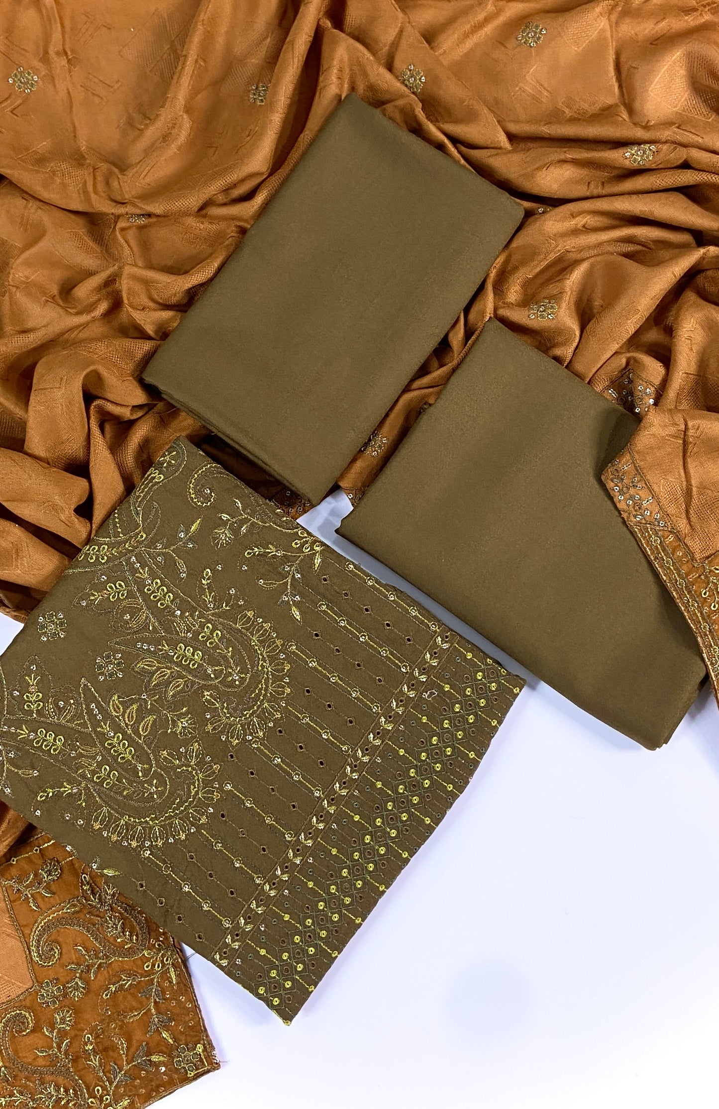 Anaya Noor Embroidered Dhanak 3PC