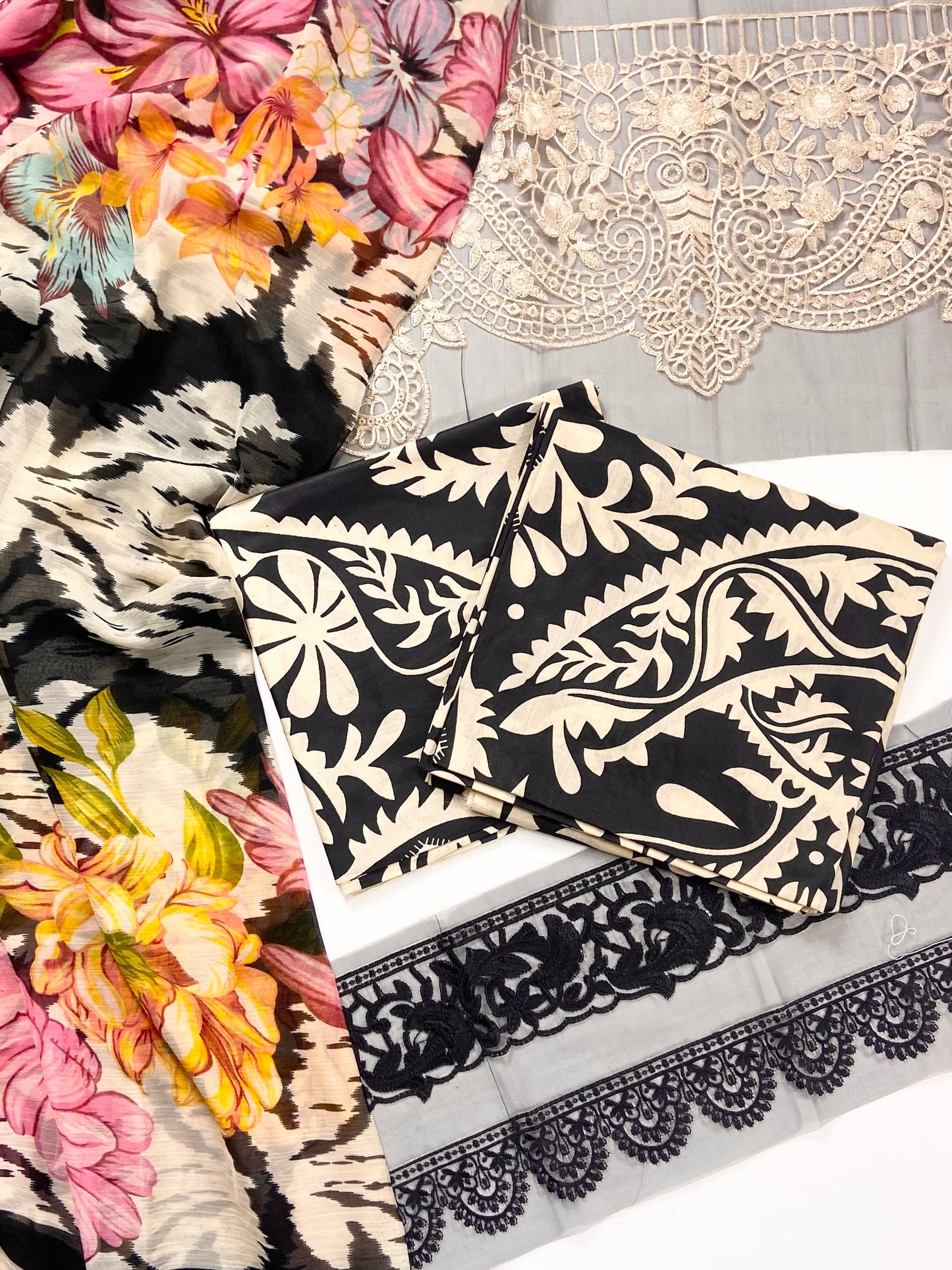 Maria B Emb Lawn 3PC