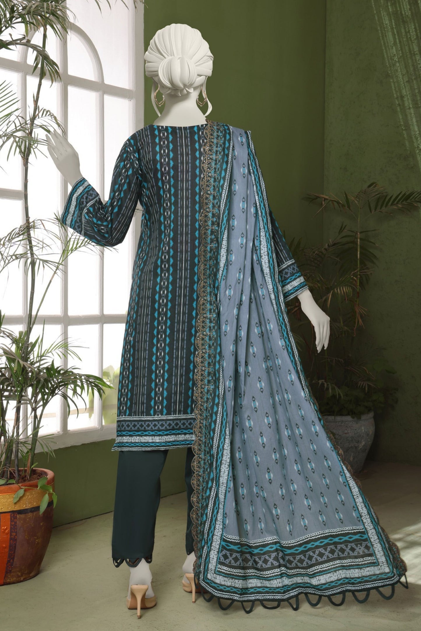 Almeerah Emb & Printed Lawn 3PC