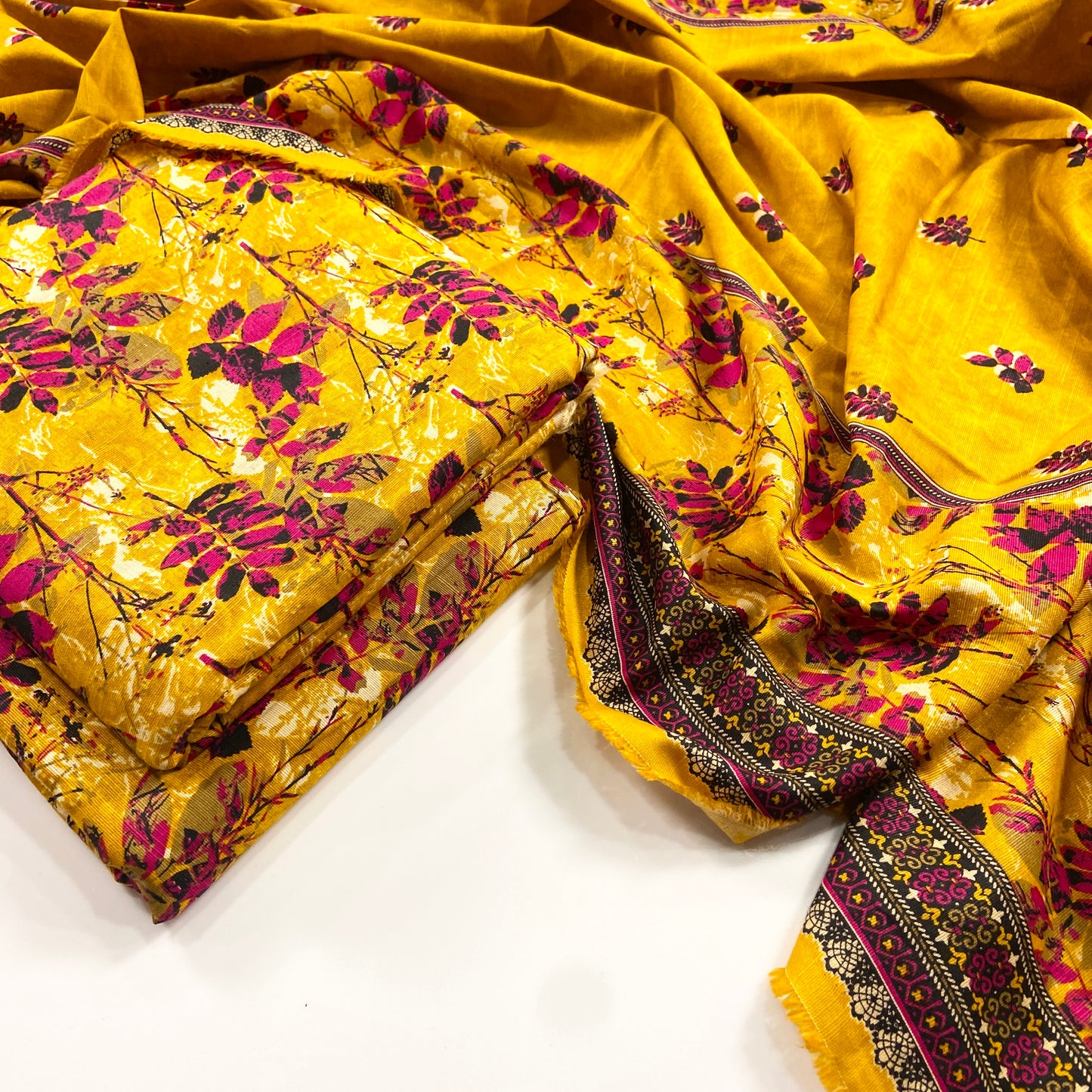 Kayseria All Over Digital Printed Khaddar 3PC