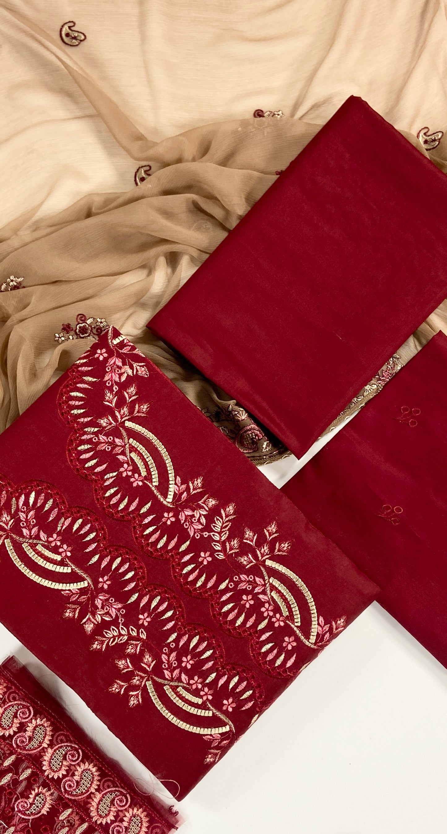 Nureh Luxury Embroidered Lawn 3PC