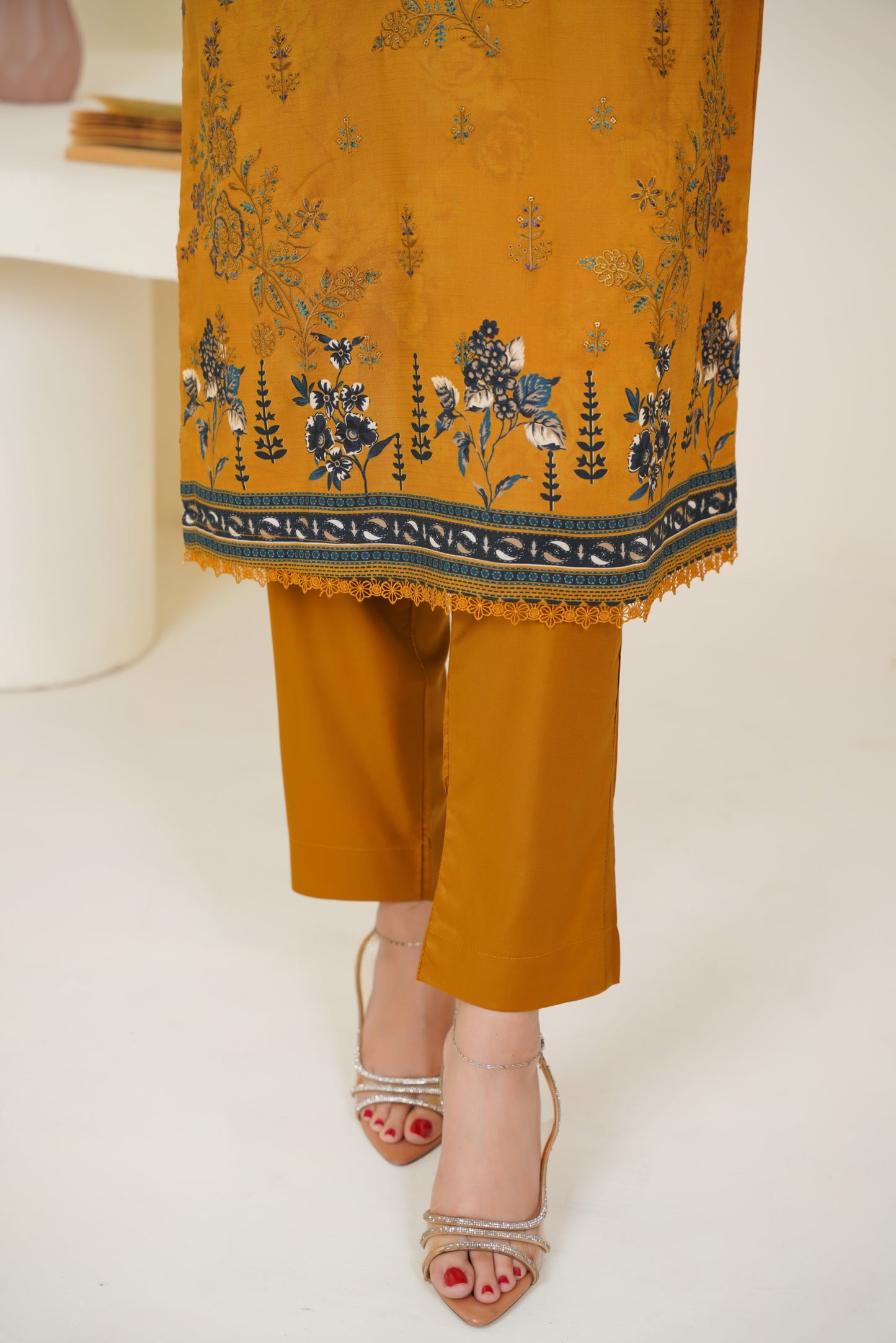 Riwayat-e-Sardi By Anaya Noor Emb Linen 3PC