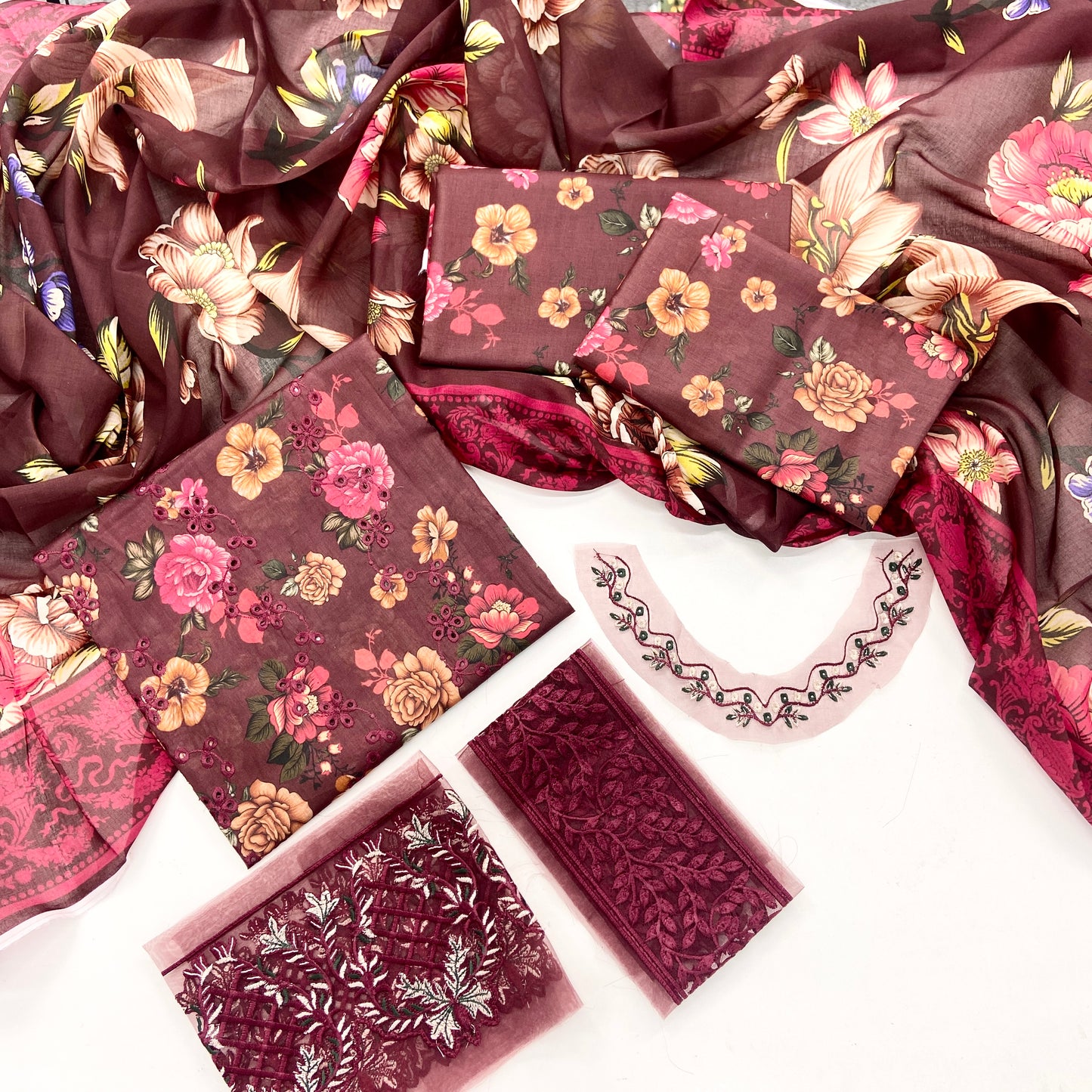 Iznik Digital Printed Luxury Lawn With Patches