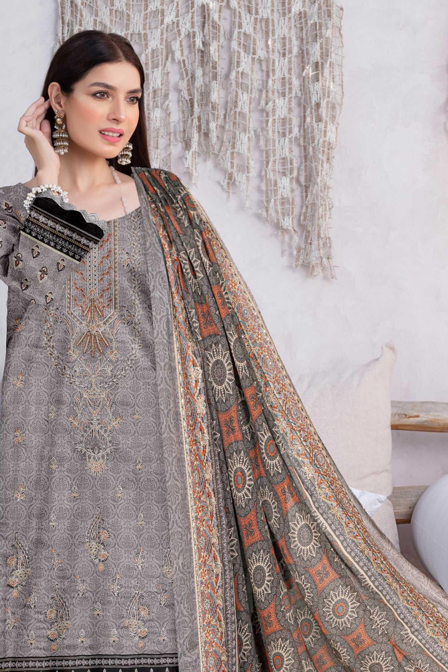 ( Bundle Of 12 ) Khoobsurat by Hania