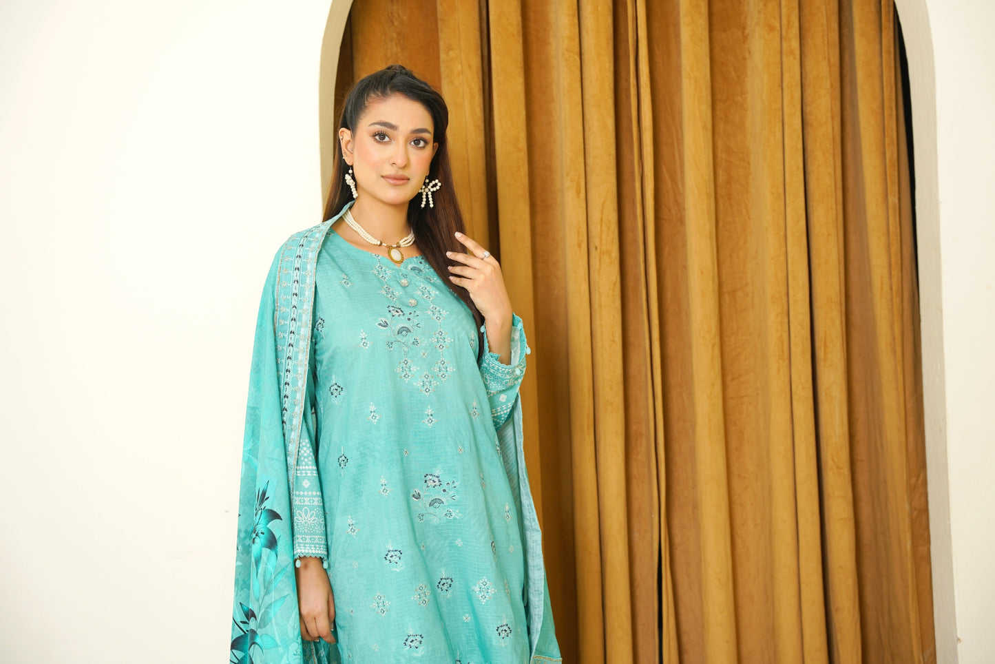 Narm o Nafees By Anaya Noor Embroidered Viscose 3PC