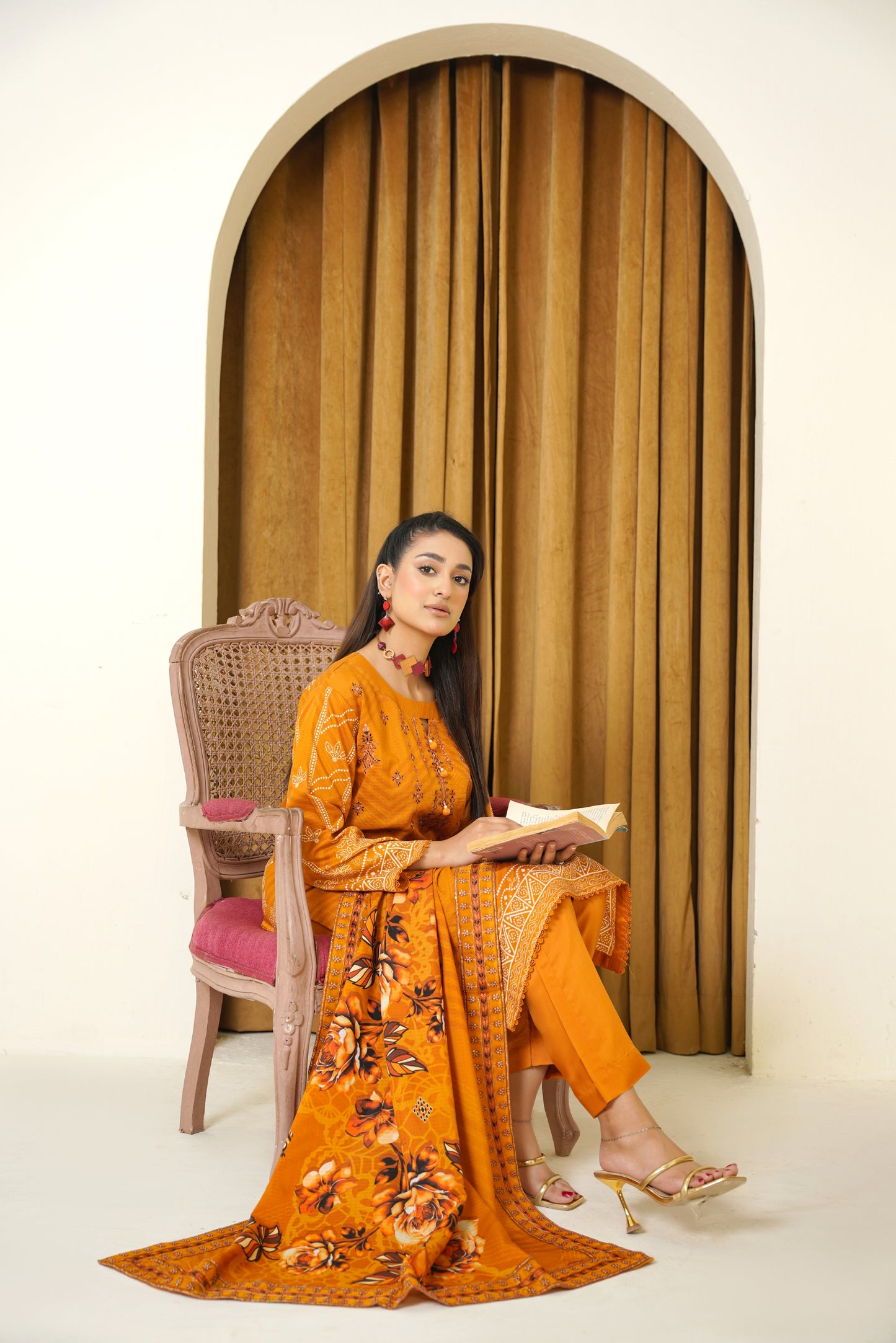 Narm o Nafees By Anaya Noor Embroidered Viscose 3PC