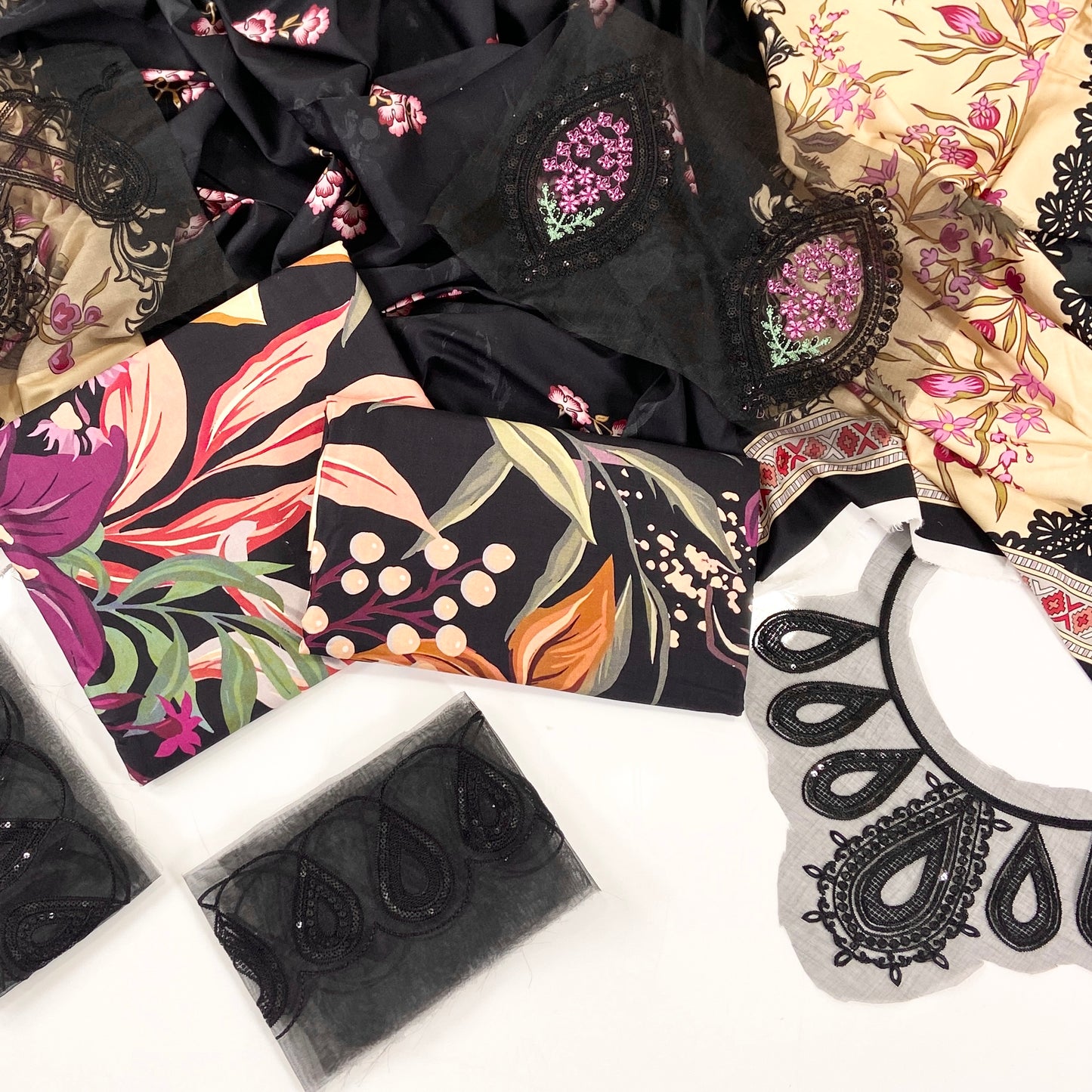 Baroque Printed Linen With Emb Patches 3PC