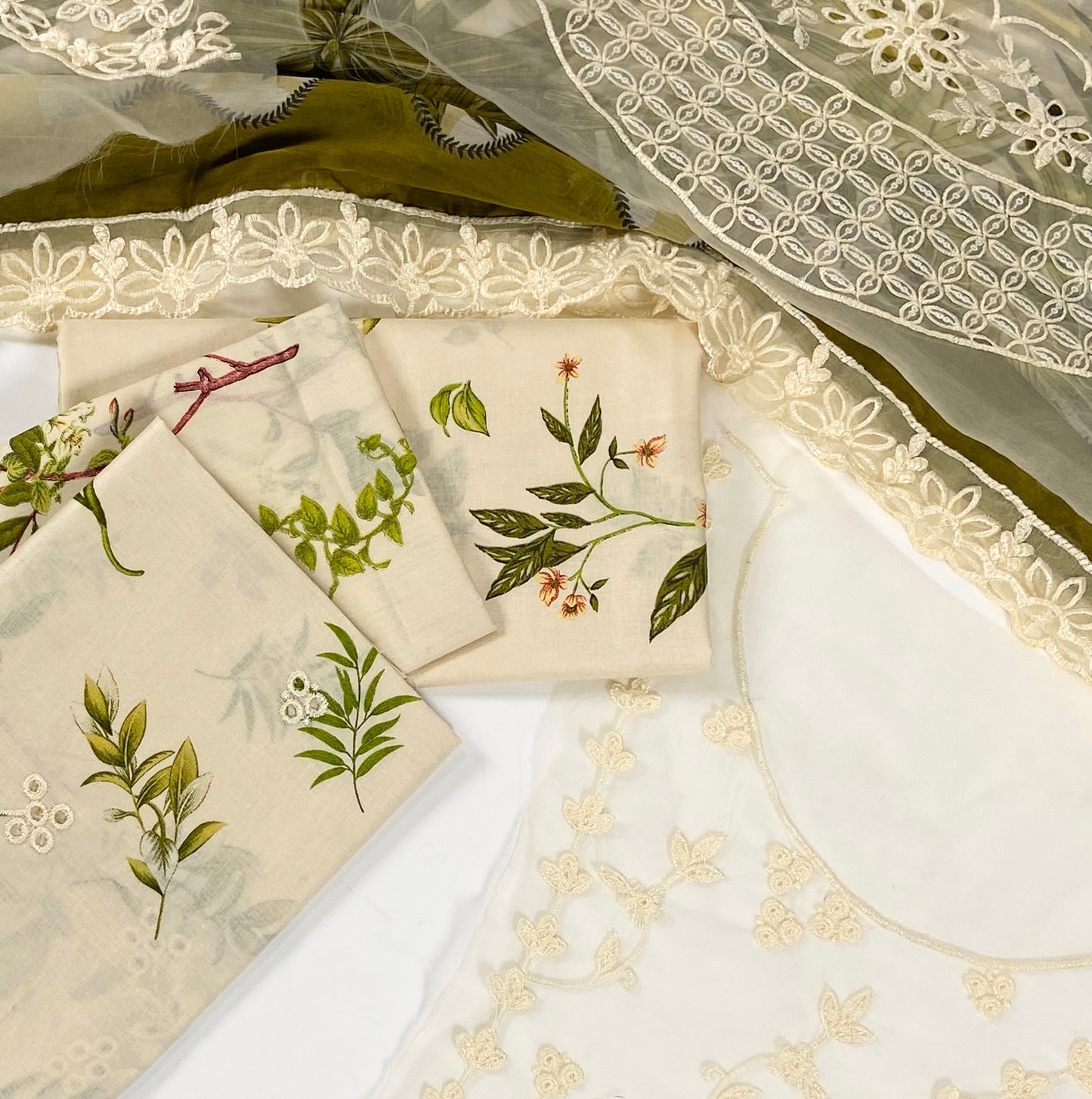 Sardina Emb Luxury Lawn-3PC
