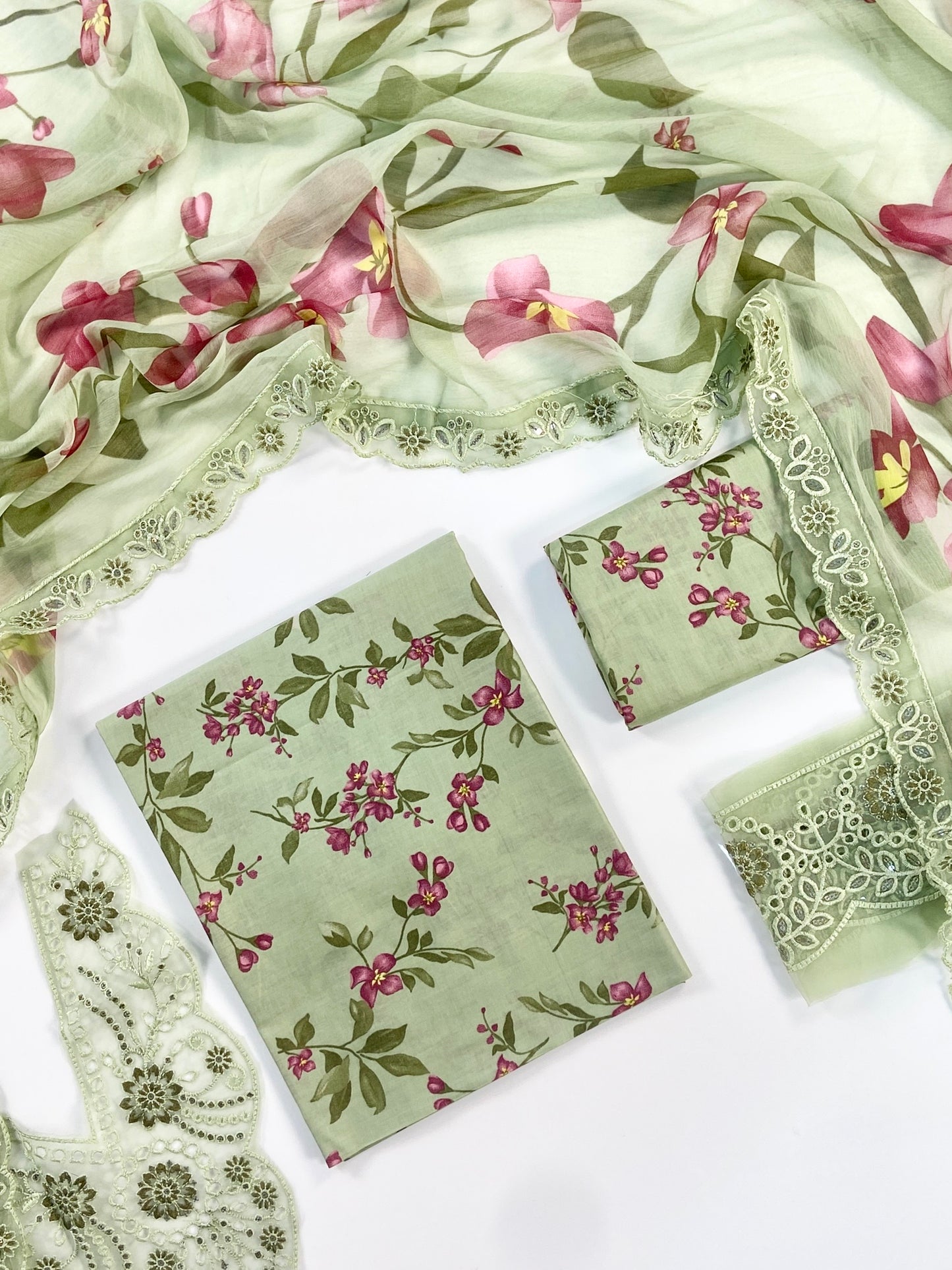 Iznik Embroiderd & Digital Printed Lawn 3PC
