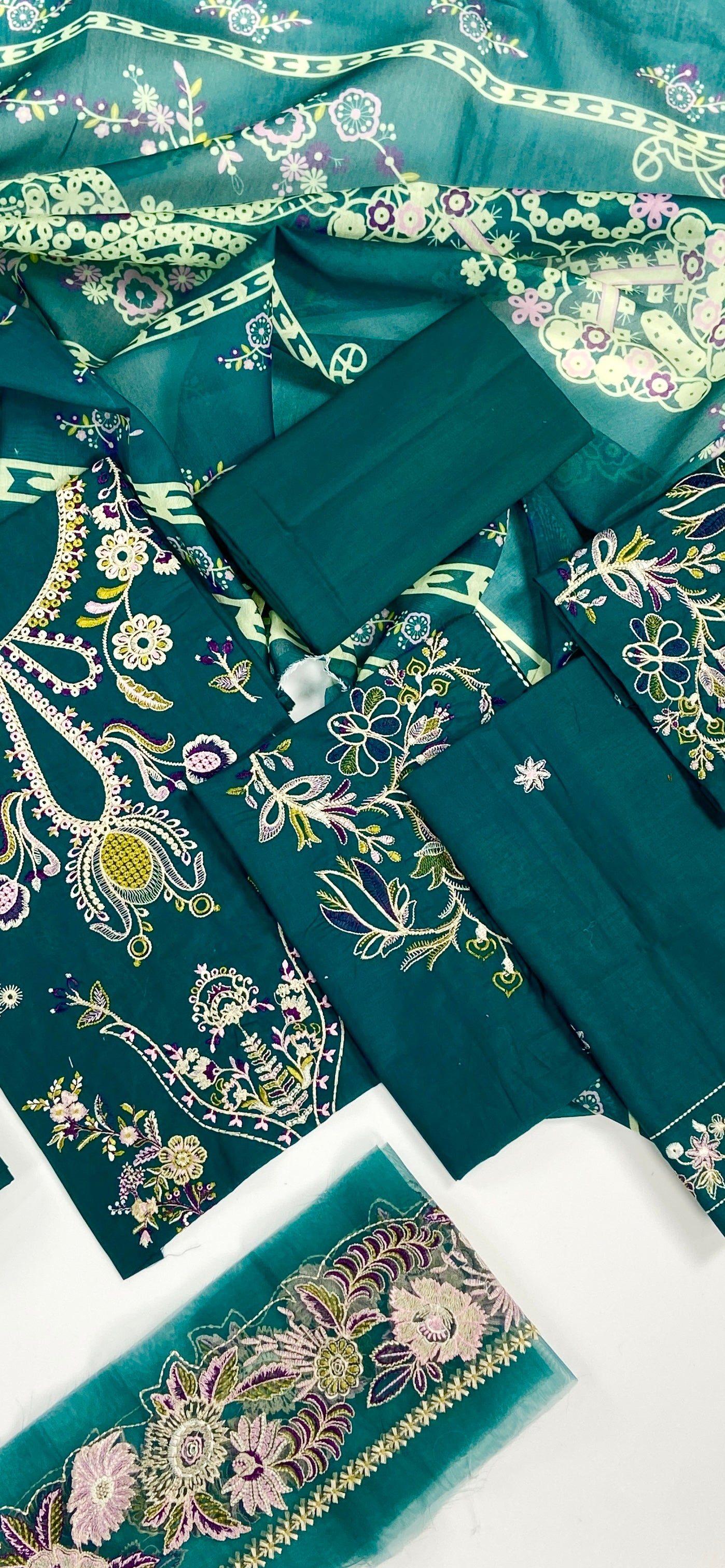 Maria B Embroidered Lawn 3PC