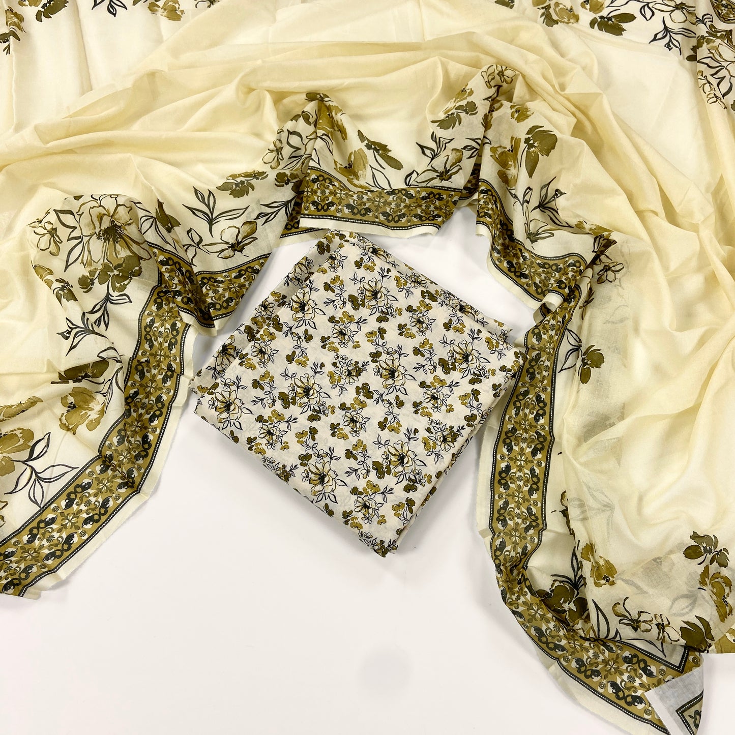 Sapphire Digital Printed Lawn 3PC