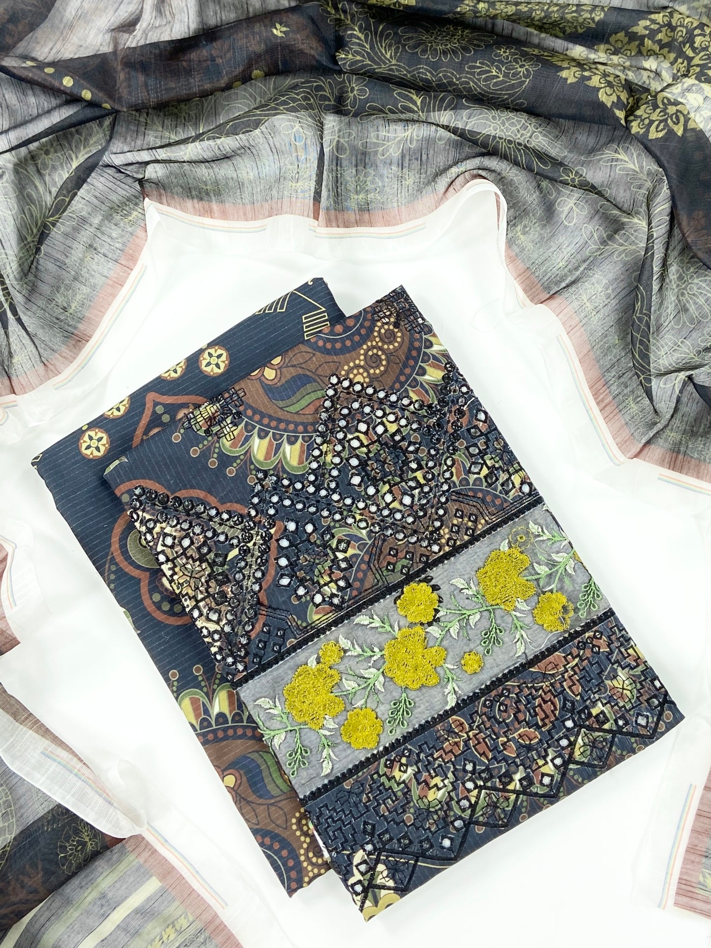 Anaya Noor Emb Bana Dora Lawn With Daman Patches 3PC