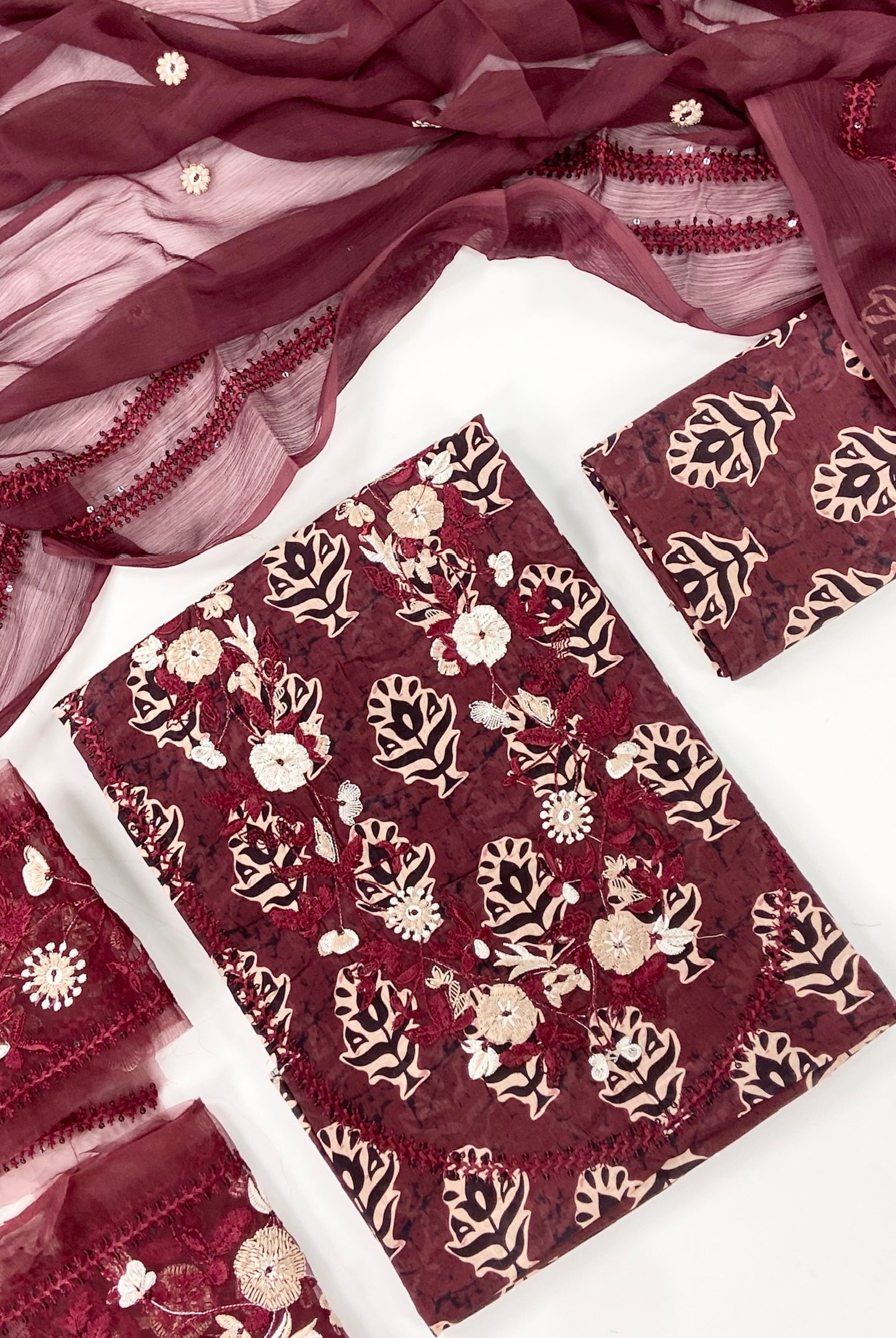Ethnc Printed & Embroidered Lawn 3PC
