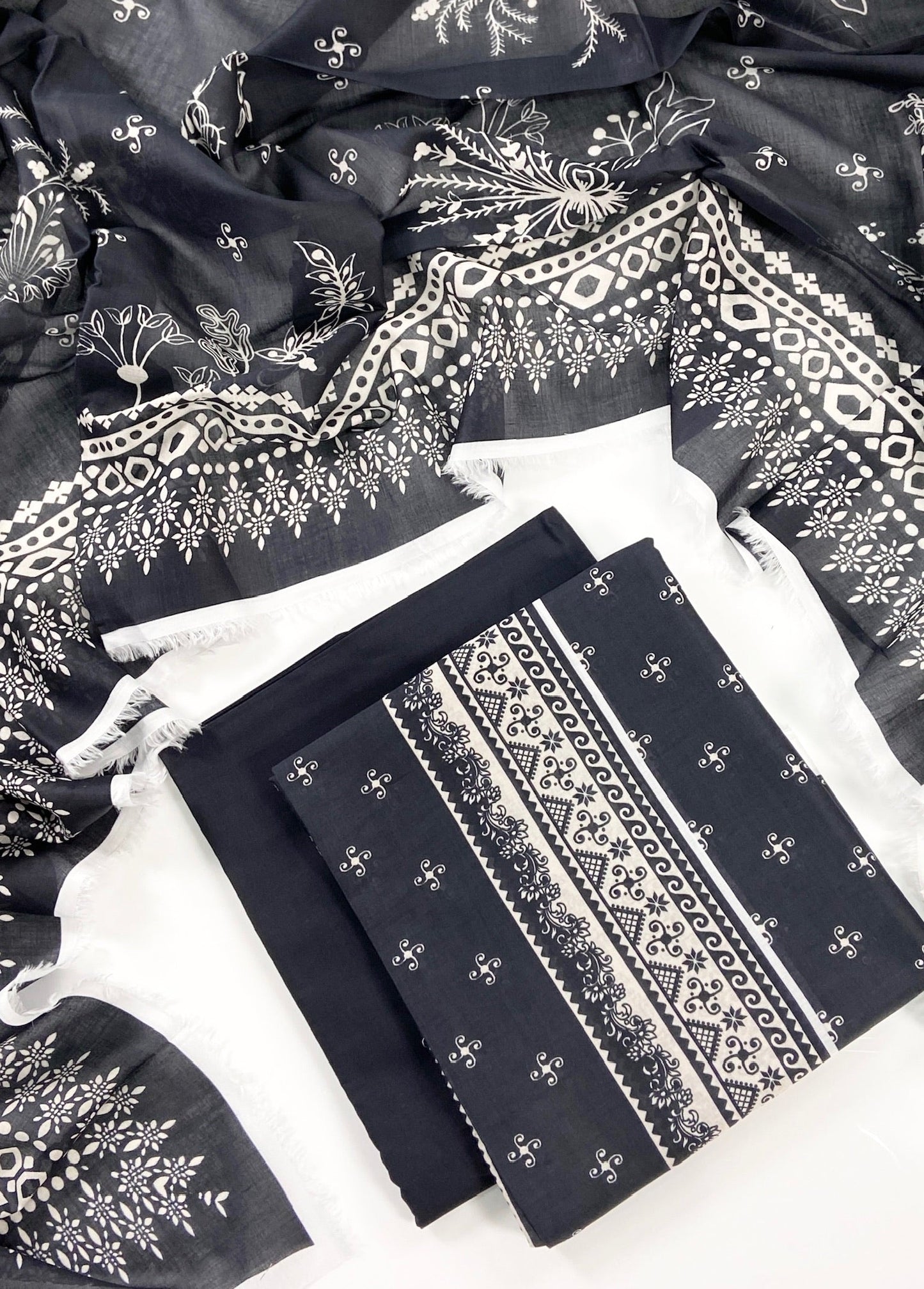 Mashaim Digital Printed Lawn 3PC