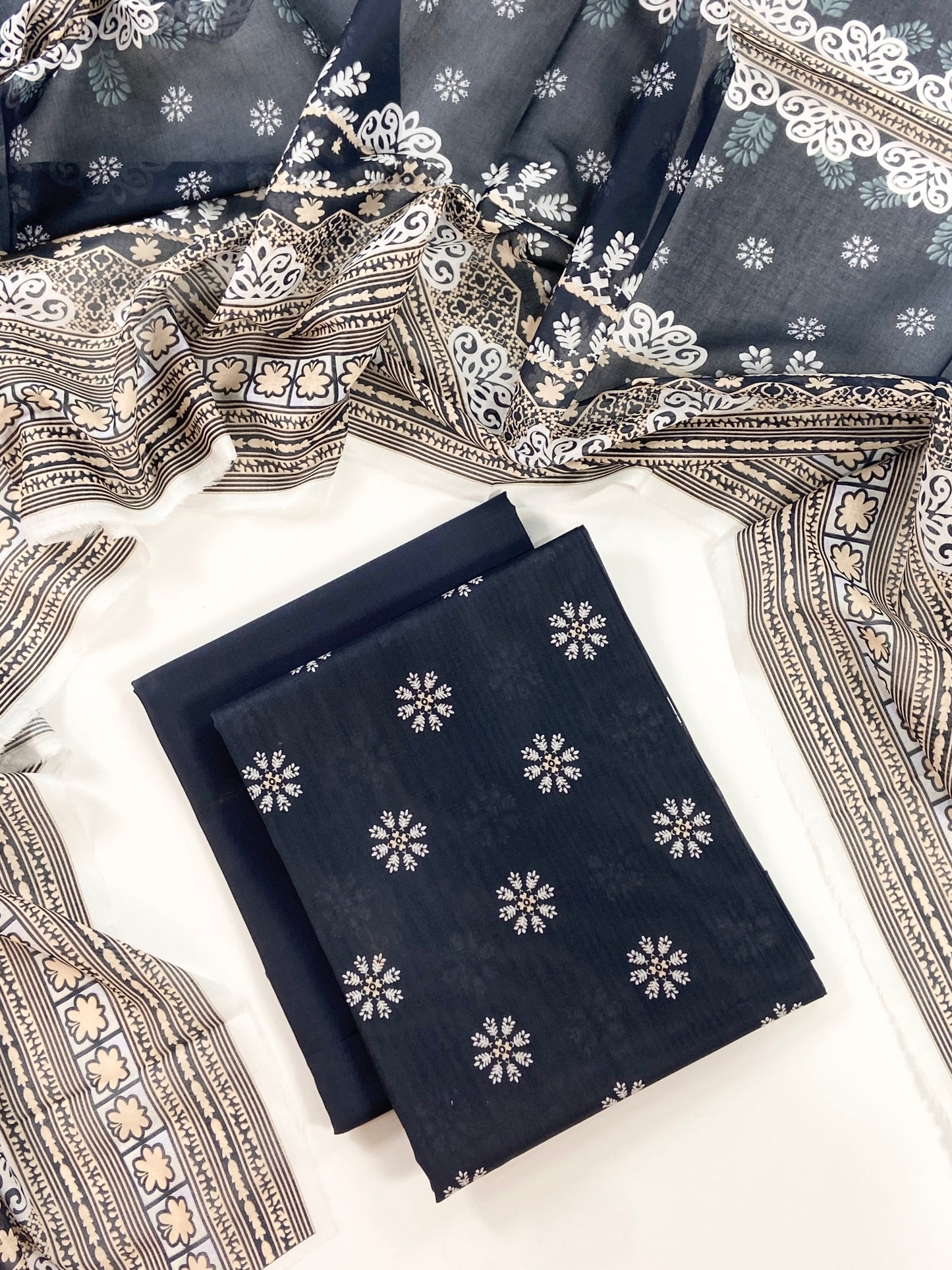 Nishat Digital Printed Lawn 3PC