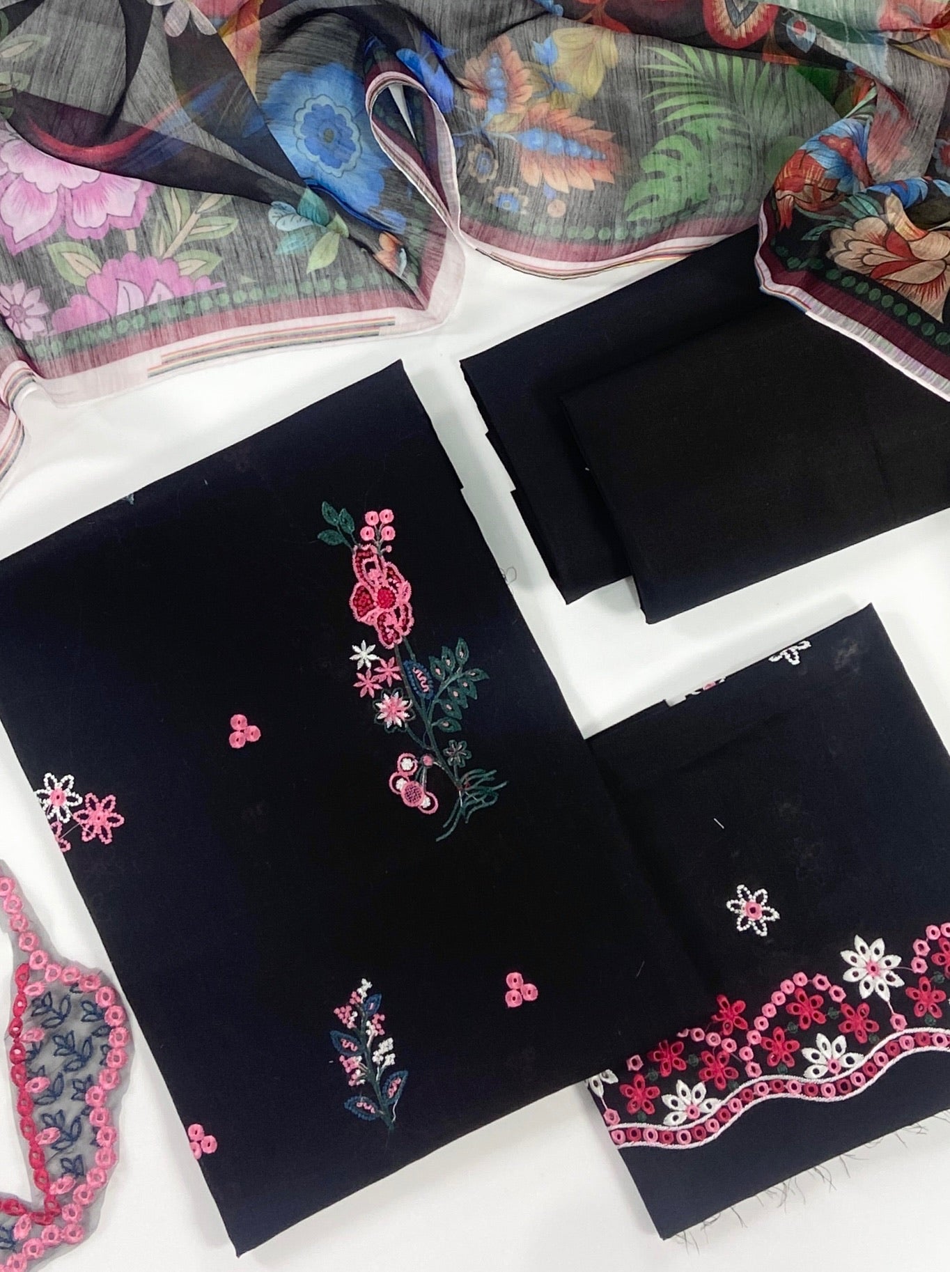 Seran Maya Plain Embroidered Lawn 3PC
