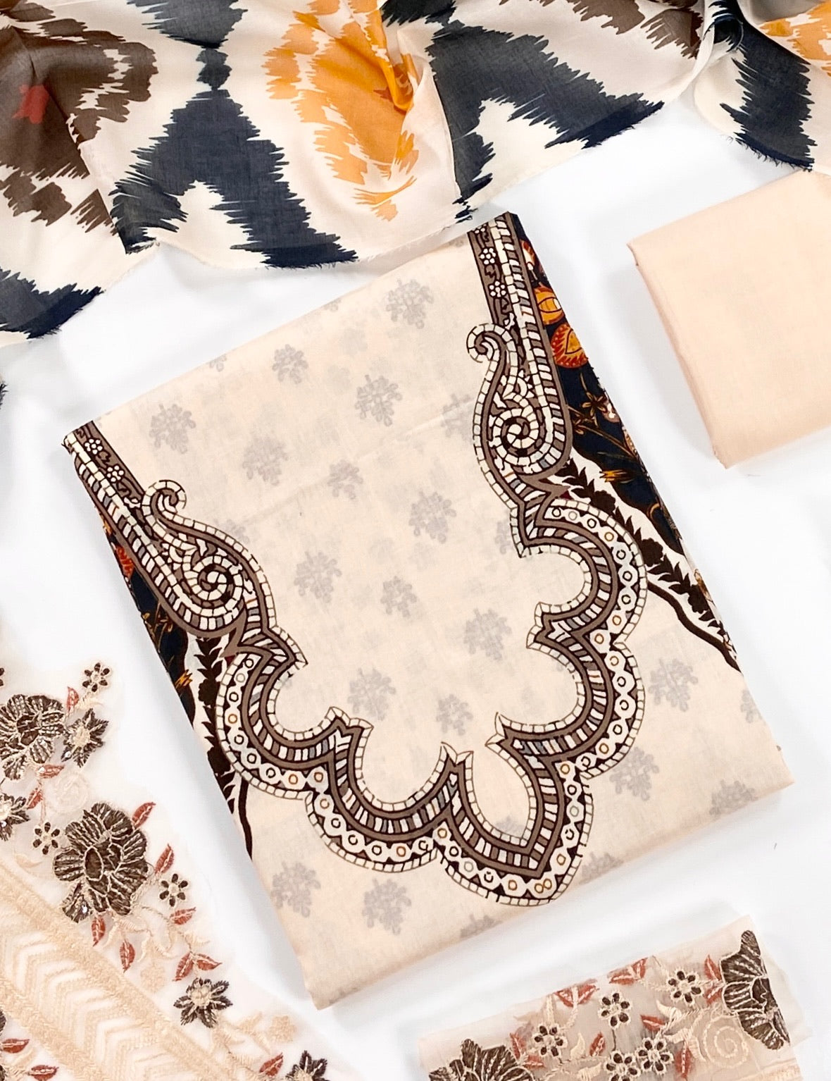 Maahru By Anaya Noor Digital Printed Lawn With Patches 3PC