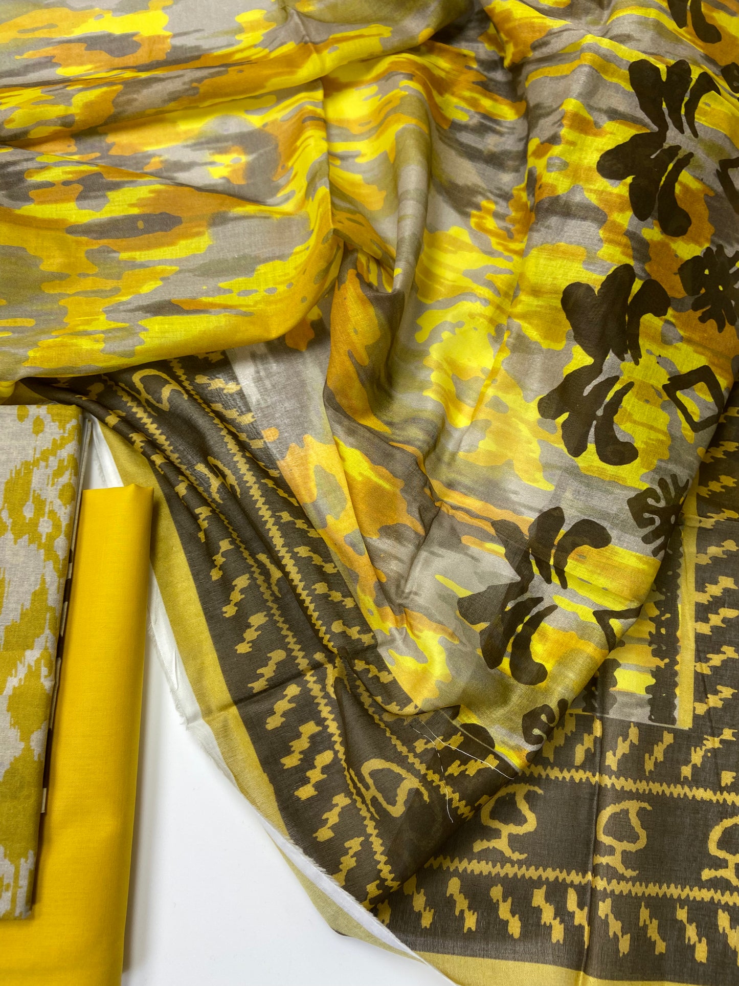 Popular Vol-02 Printed Lawn 3-PC