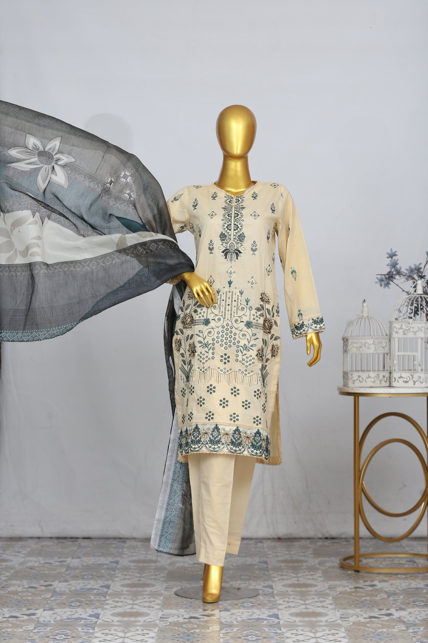 Lavish By Anaya Noor Heavy Embroidered Lawn 3PC
