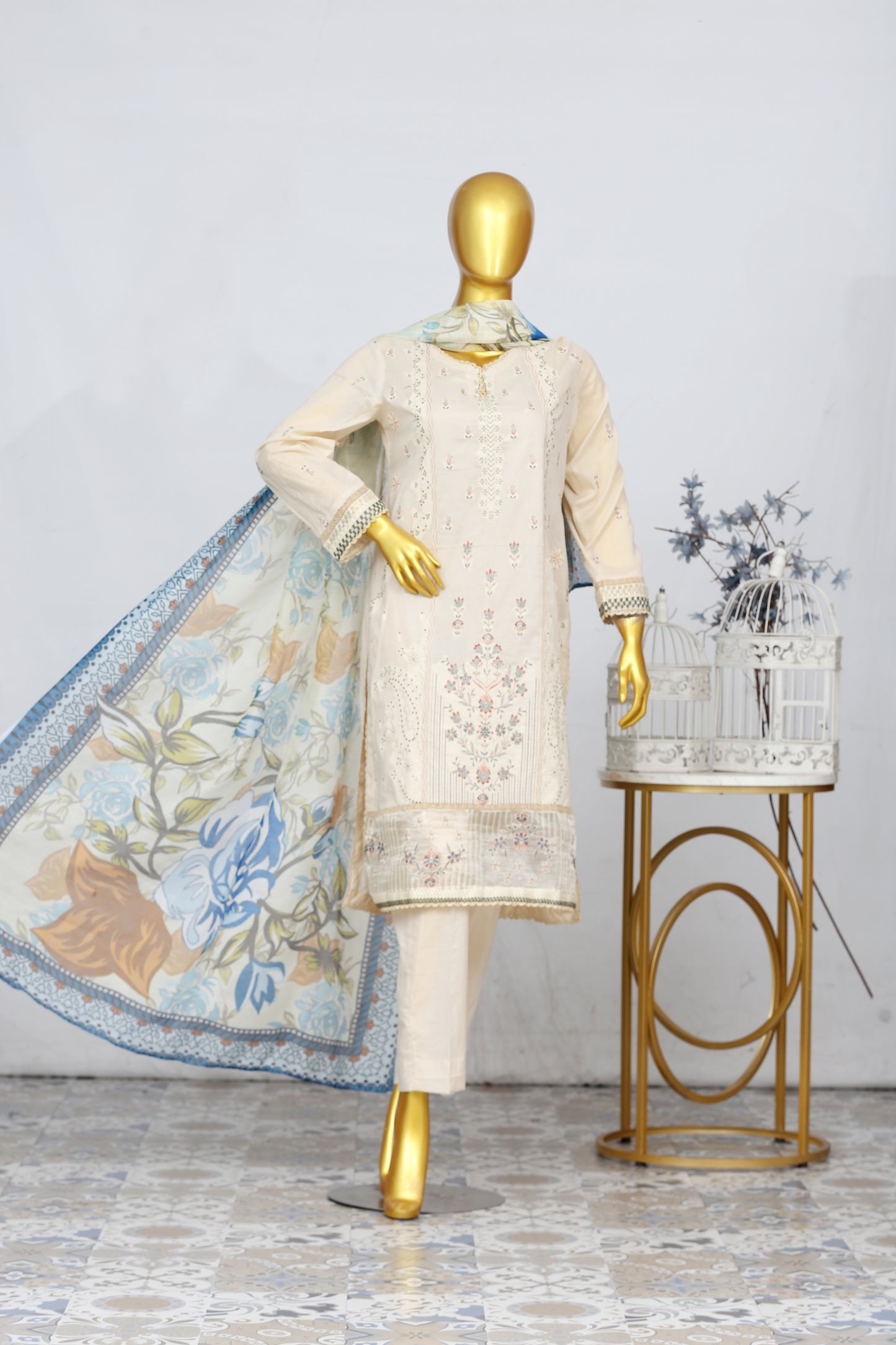 Lavish By Anaya Noor Heavy Embroidered Lawn 3PC